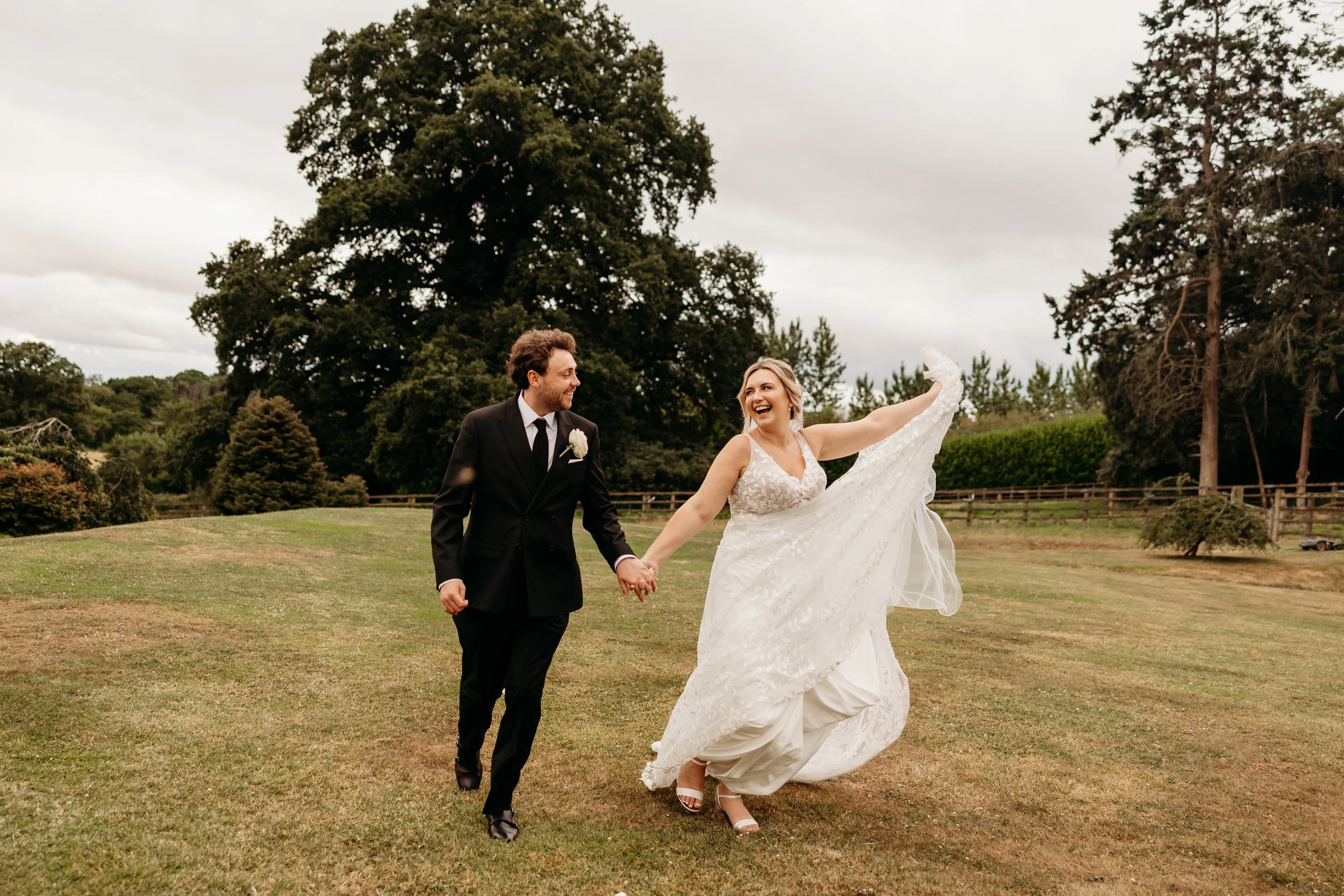 REAL WEDDING | UPTON BARN &amp; WALLED GARDENS, DEVON