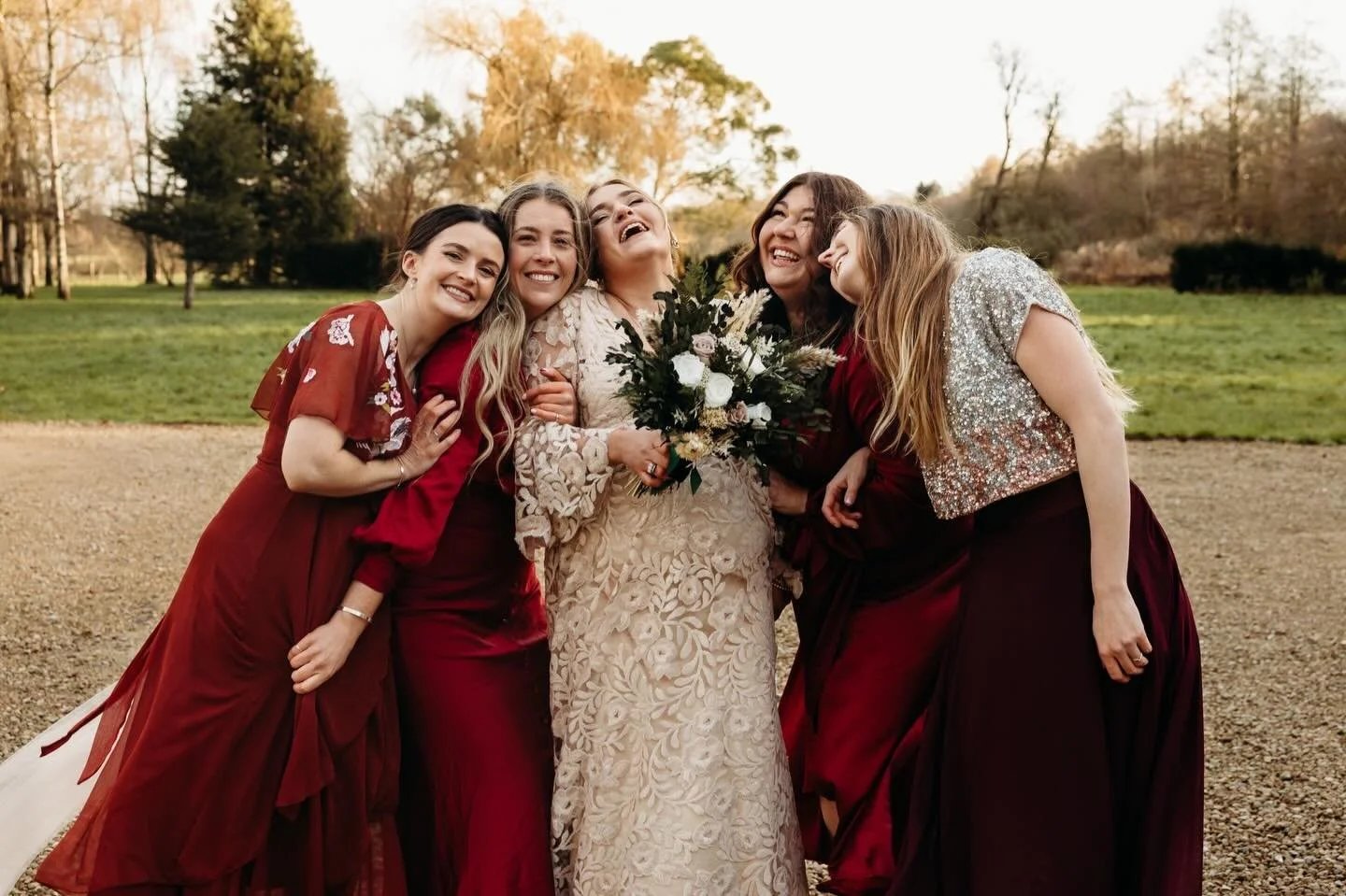 Can we take a moment for Hollie &amp; her friends. 
The loveliest, bubbliest hype girls - this photo sums them up perfectly ❤️ 

#matarawedding #cotswoldweddingphotographer #mataracentreweddings #gloucestershirewedding #funweddingphotography