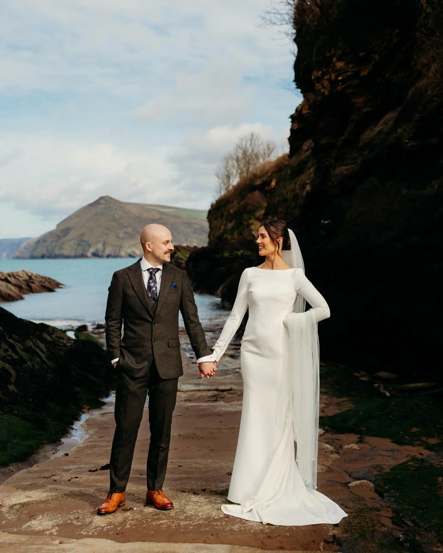 WOW! A new venue for us and what a day it was - beautiful scenery, top tier guests and a couple that know how to throw a 10/10 party! 🕺 

Congratulations R &amp; G - thank you for choosing me to capture your special day ❤️ 

Photographer: @jordhanph