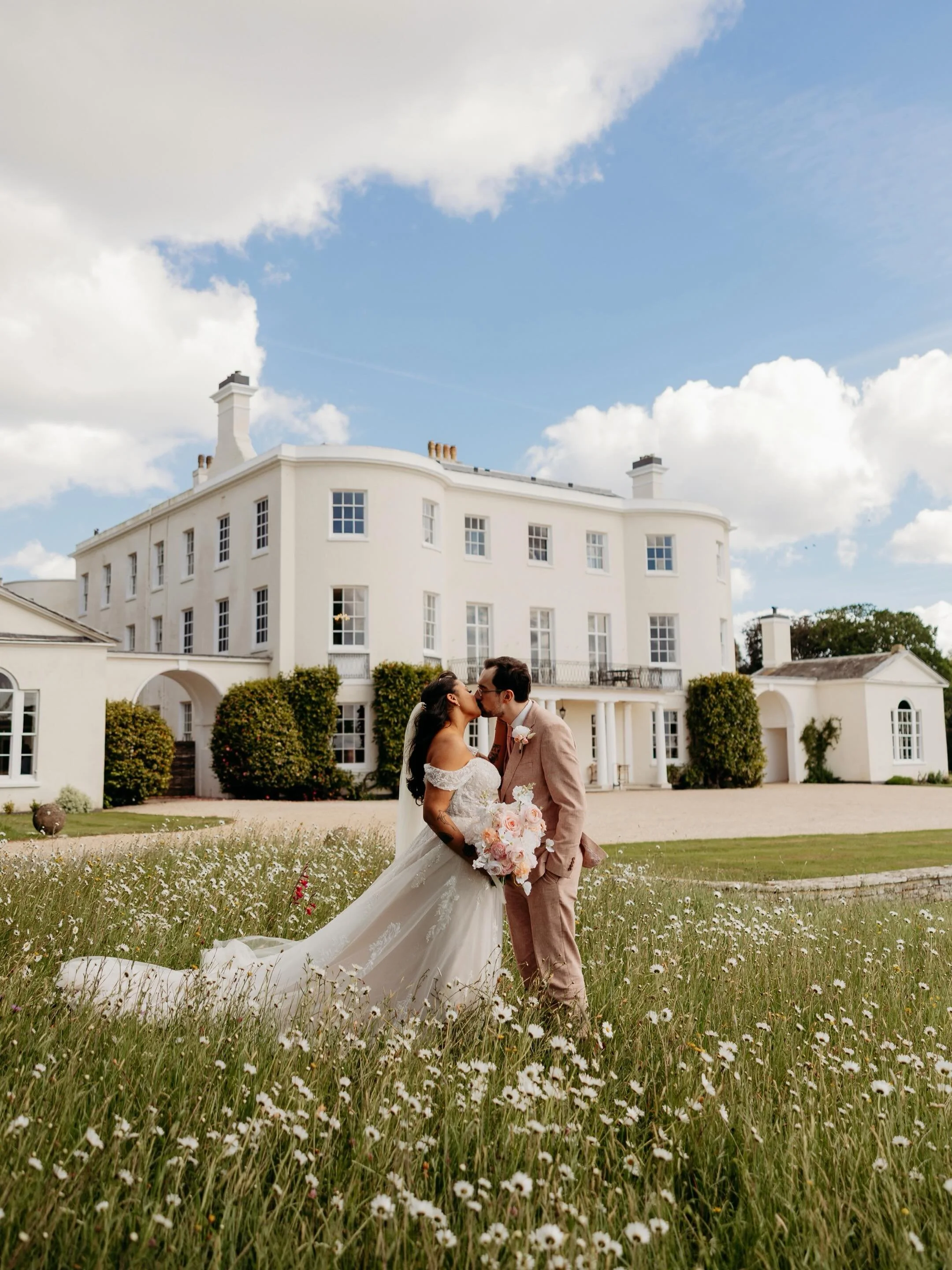 The golden hours are back babyyyyyy 🌞 

What beautiful day we had yesterday at @rockbeare_manor_ celebrating A &amp; S! Congratulations! ❤️ 

Photographers: @jordhanphotography 
Venue: @rockbeare_manor_ 
Venue Styling: @all_floral @lauralouisehallwe
