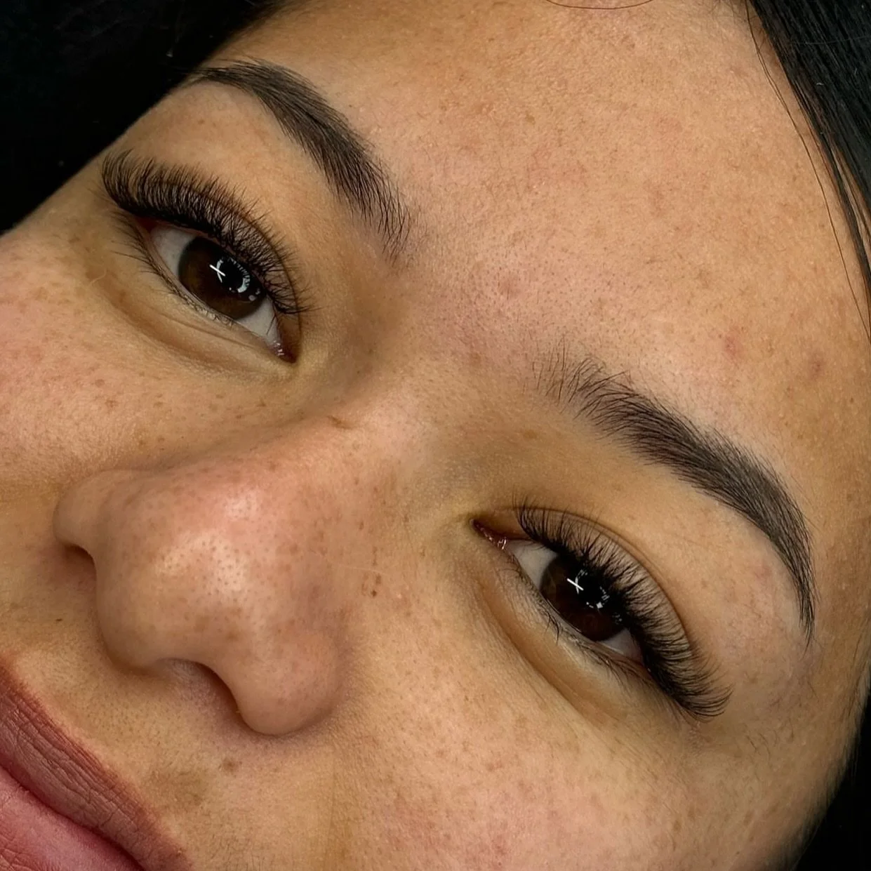 Light weight goodness 😍 for all the tips on lash sets using Lash Create  make sure you follow Kasey from @polishedaesthetics_ta 🔥🔥