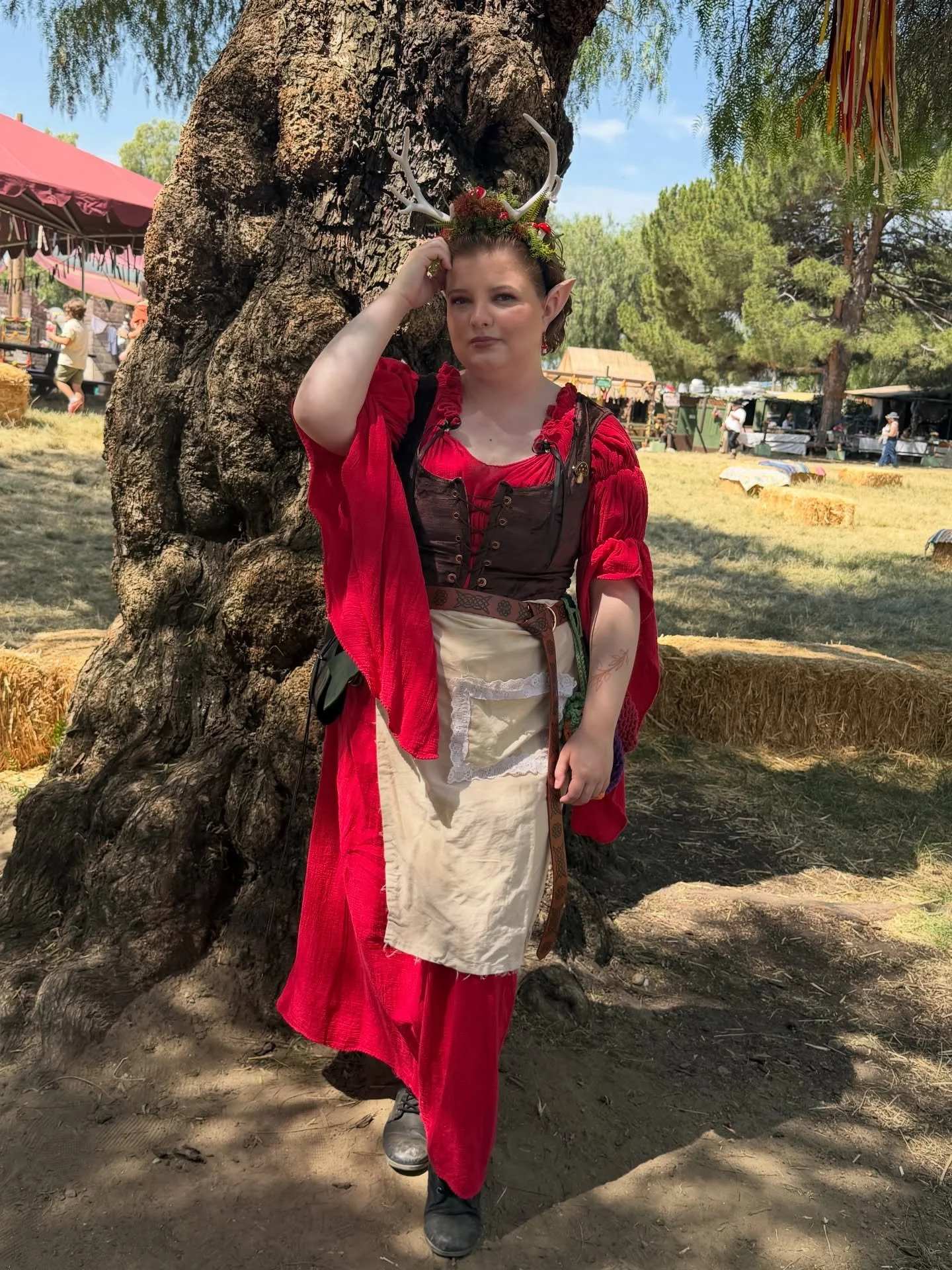 Had a lovely time at the ren faire with my favorite people 💕
#renaissancefaire #renaissancepleasurefaire #renfaireoutfit #dnd #druid