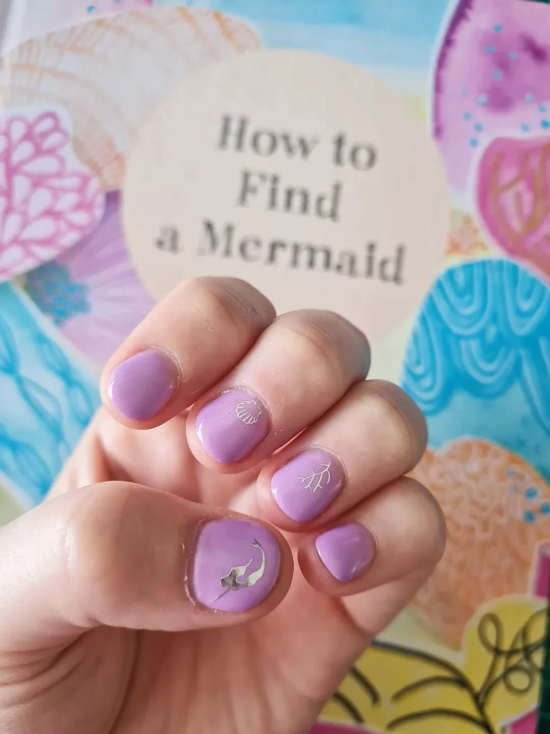 β¨ Still feeling the mermaid vibes π§πΌ‍βοΈ
Haven’t grabbed your copy of How to Find a Mermaid yet? π Dive in and order now at www.stevierussell.art before they’re all gone!
π Gladstone locals can select ‘local pickup’ a