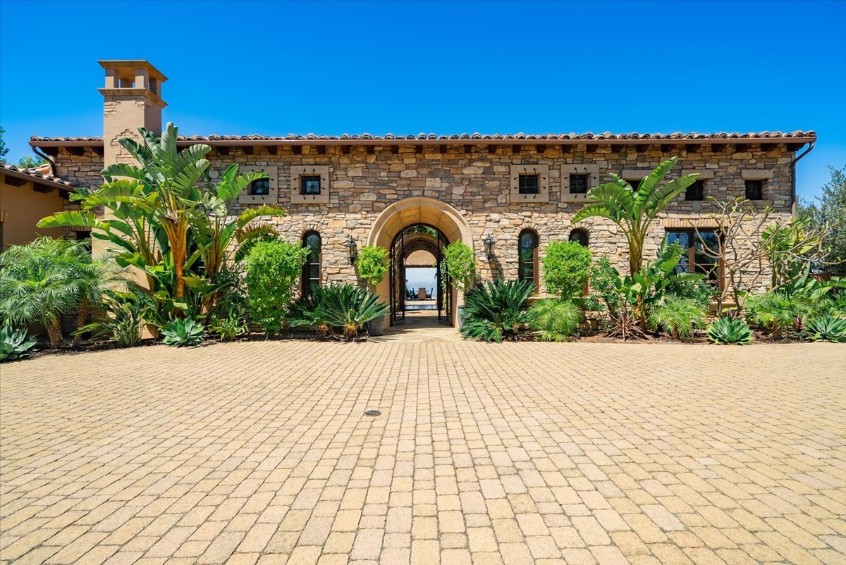 Presenting 7930 Camino de Arriba in Rancho Santa Fe
