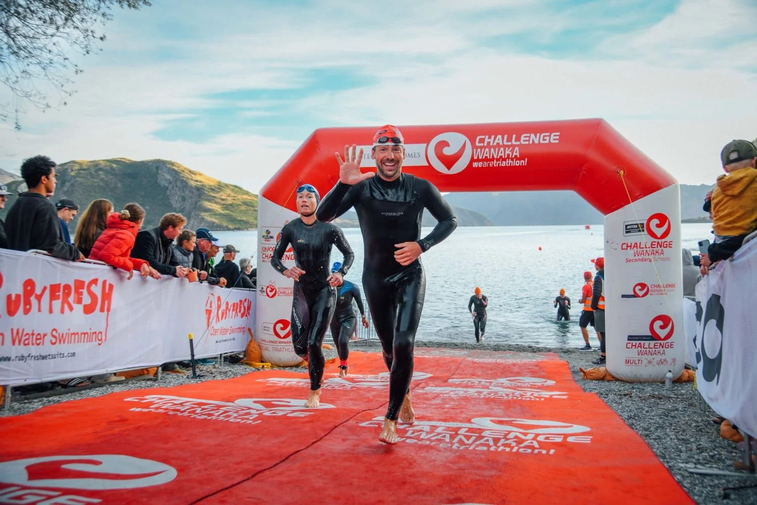 Frame-Power-Photography-Swimmers-at-Challenge-Wanaka-waving-to-camera.jpg