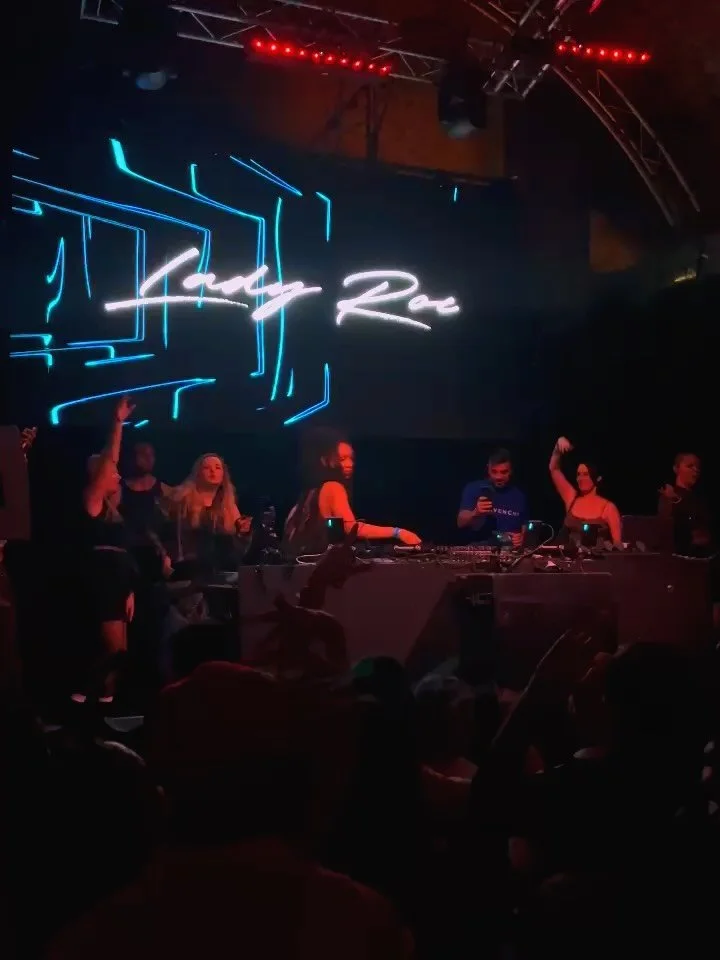 Raw footage from Saturday 14th March. 
An evening at @thesteelyardldn 
Pure vibes supporting @lukasandfrank @holf.events ✨🥳🙌🏽