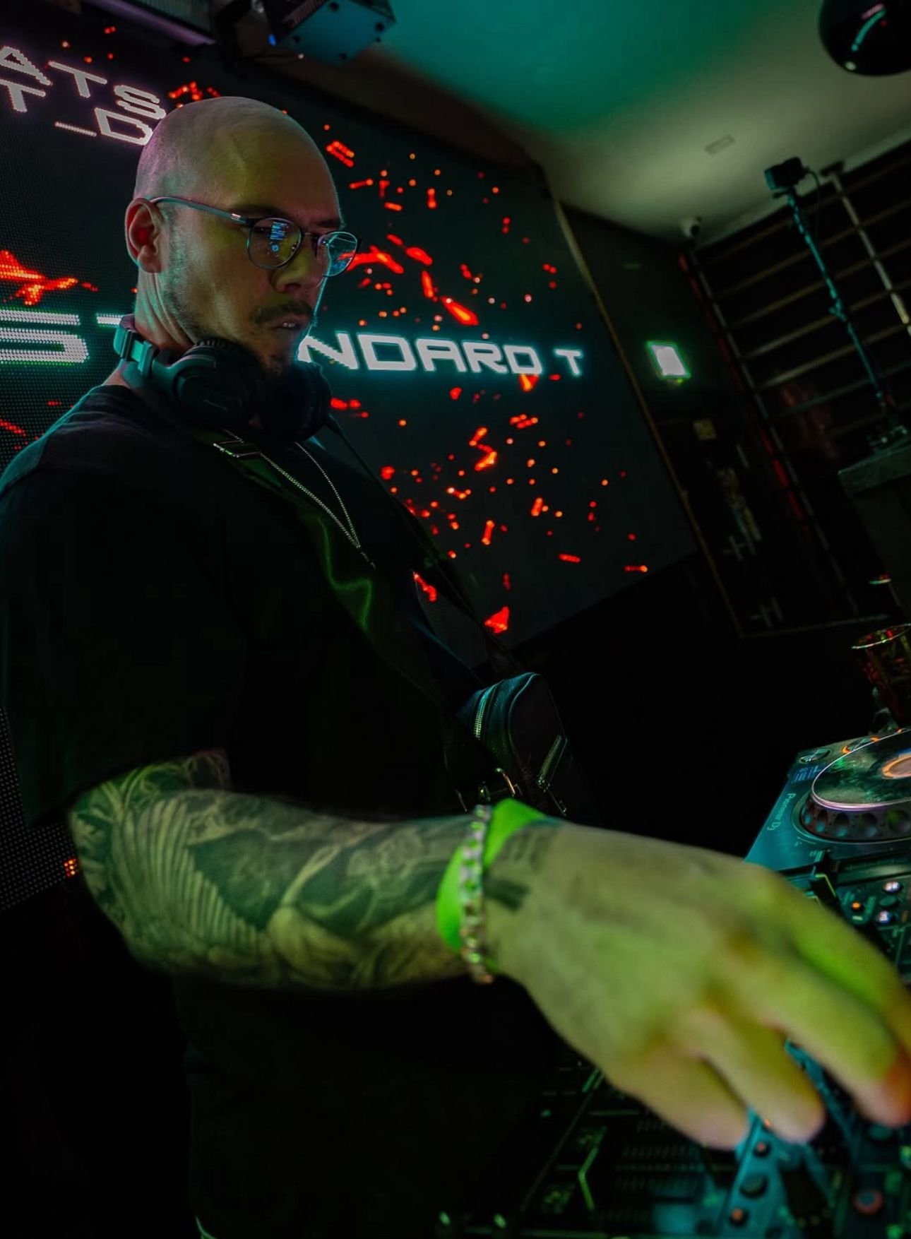 WARBEATS: House and Tech House