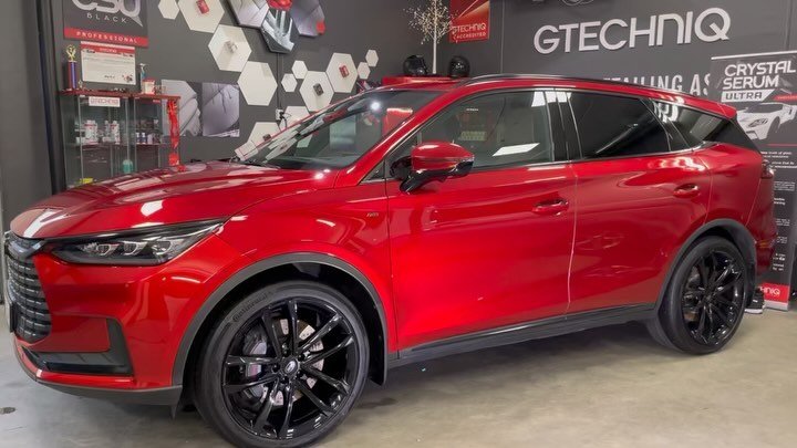 DRAGON den råeste BYD i byen og uten tvil the king og gloss ✨👌. Behandlet med EXOv5 + C4 for trim detaljer. @gtechniq