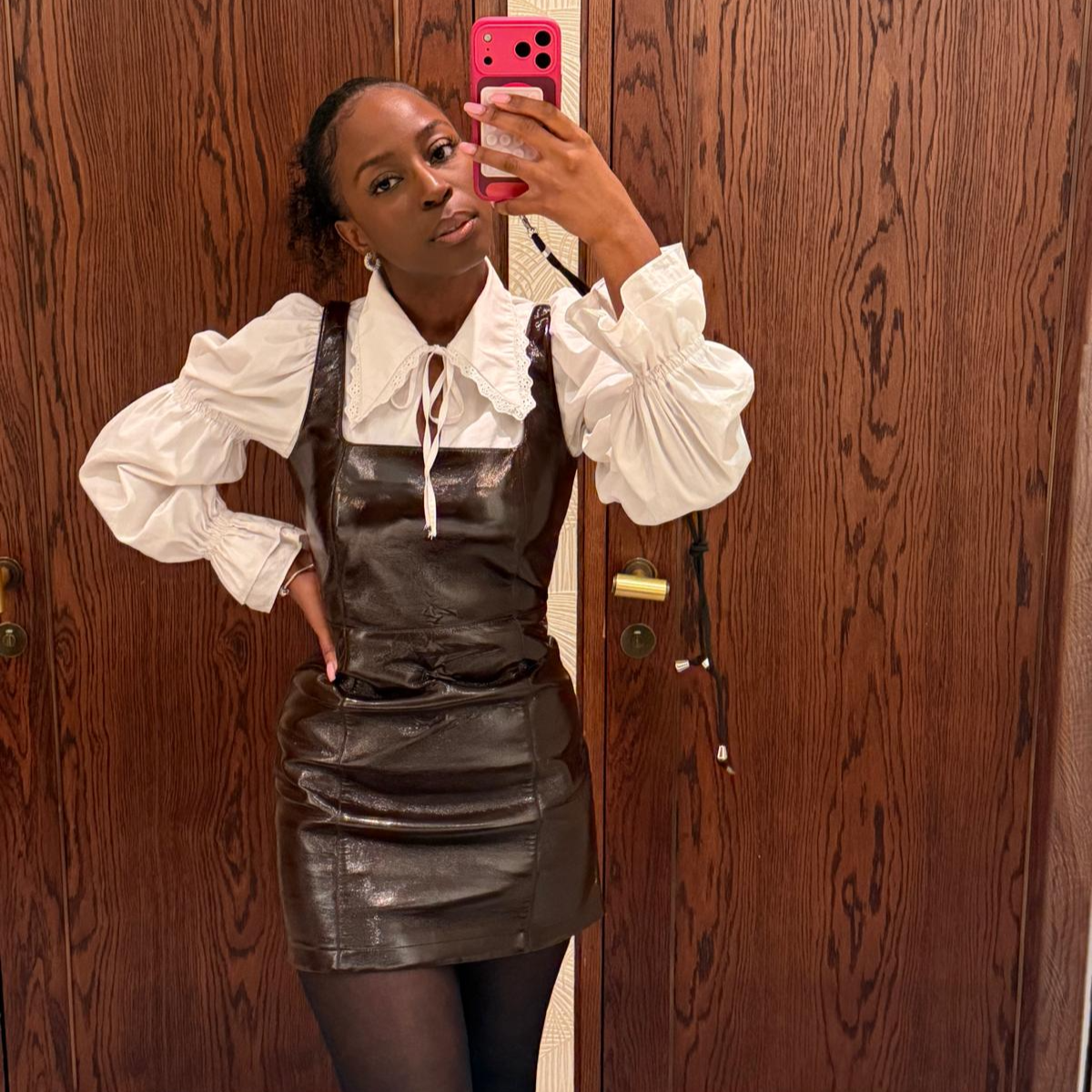 Selfie of Sweetie Goll - brown dress
