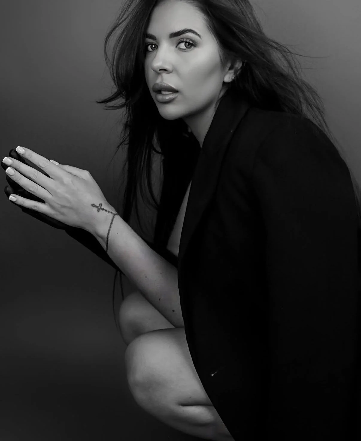 Portrait of Hayley O'Dwyer - crouched down