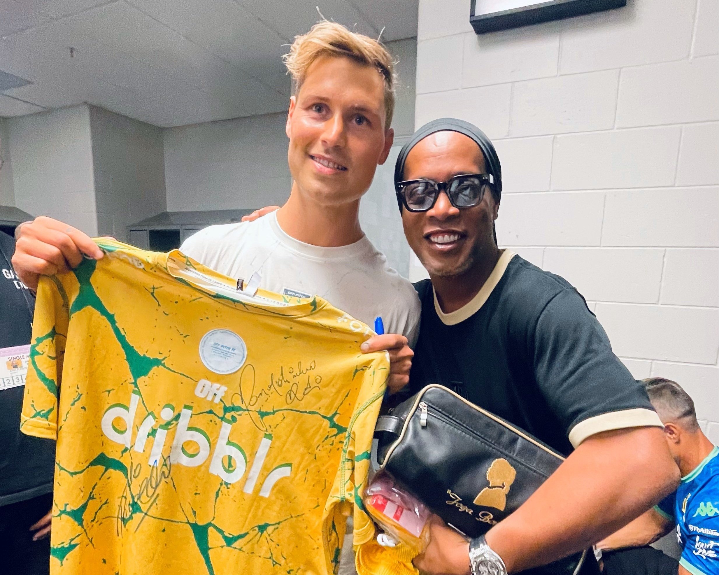 Ambassadør møtte fotballegender!