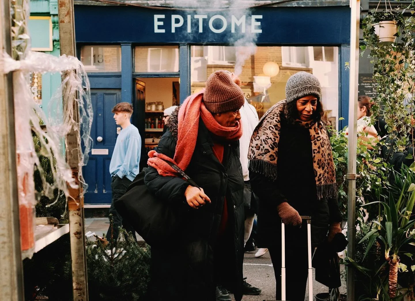 There&rsquo;s a lot going on outside Epitome&hellip;

#fujifilm100v #fujifilm #photography #shoreditch #streetphotography