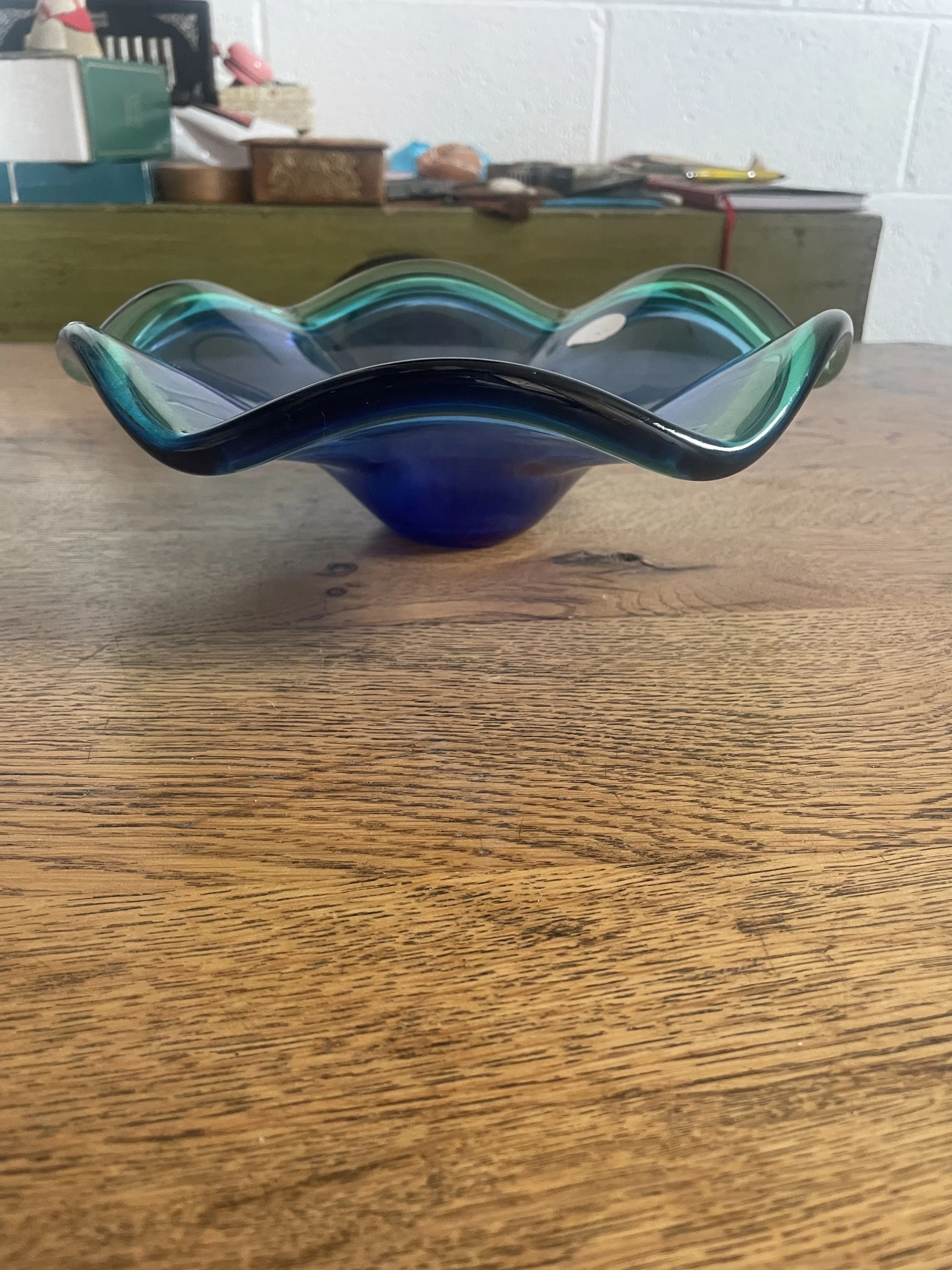 Chic glass bowl