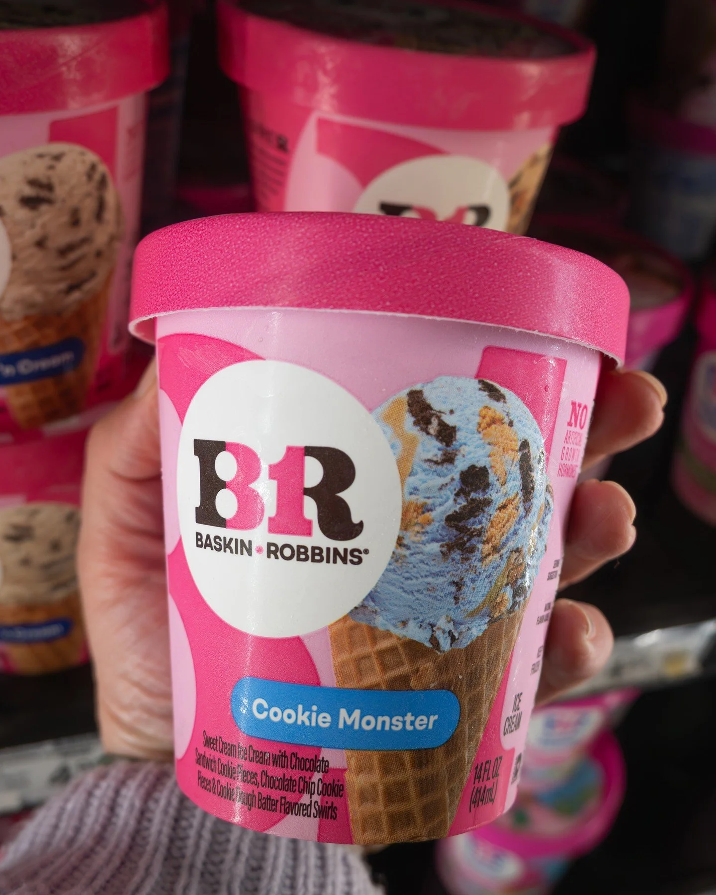 WARNING: This flavor causes extreme levels of Baskin-Robbins obsession. 🤤

Meet Cookie Monster 💙 - the ultimate flavor mashup featuring fantastically blue ice cream, stuffed with a mix of chocolate sandwich cookies, chocolate chip cookie pieces, an