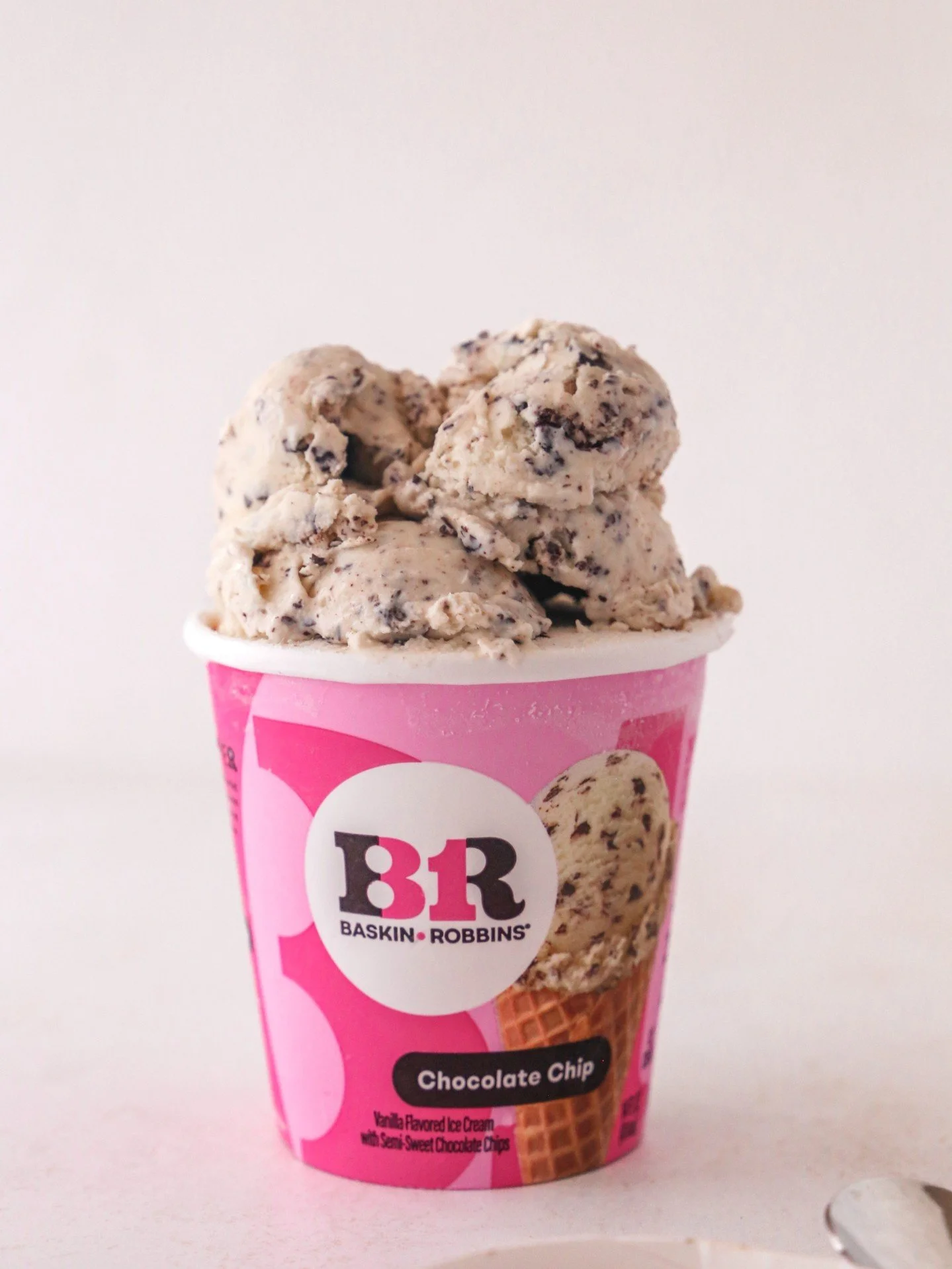 Today&rsquo;s forecast: 100% chance of chocolate chips. 🍫🍨

National Chocolate Chip Day is the perfect excuse to grab a spoon and dig into this creamy favorite loaded with rich chocolate chips in every bite. Simple, nostalgic, and seriously satisfy