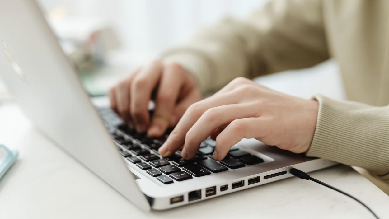 Improving the "Front Desk" Experience: How Digital Workflows Speed Up Citizen Services