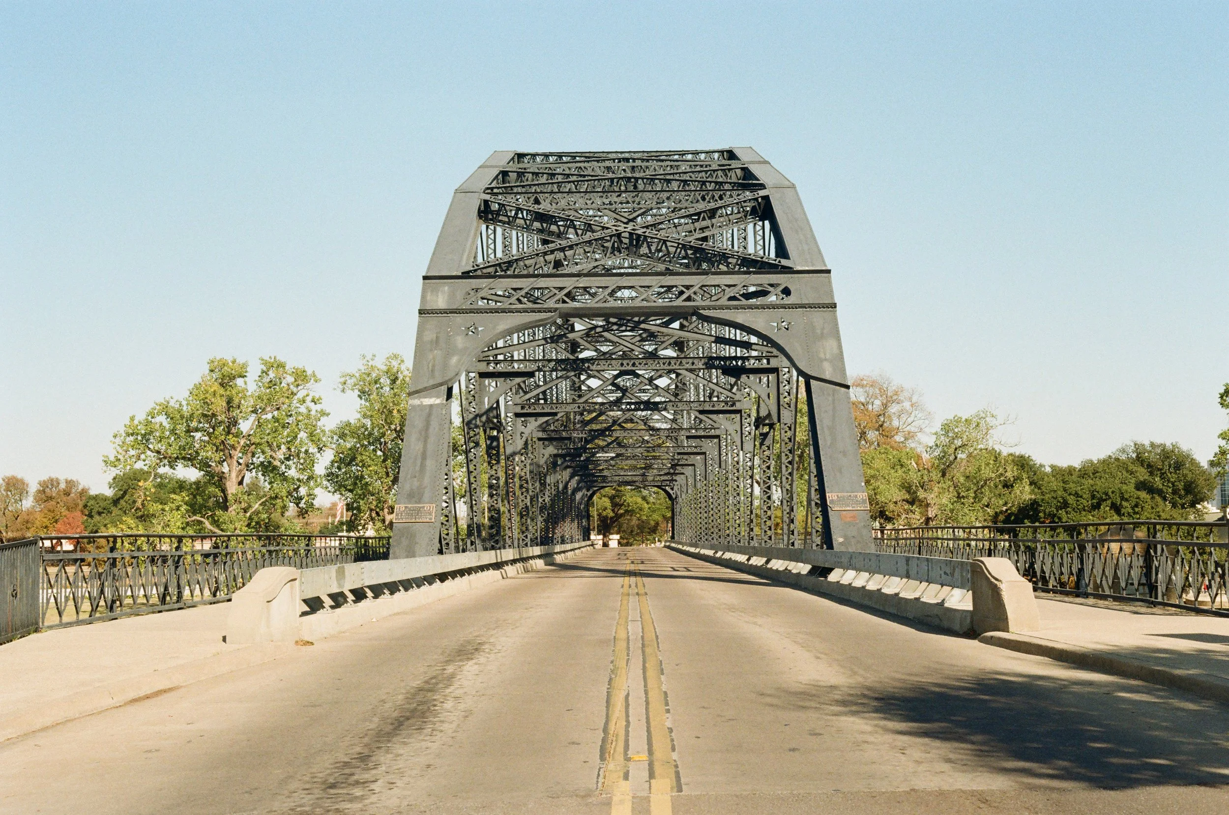 An original image of the Washington Avenue Bridge in Waco, Texas.