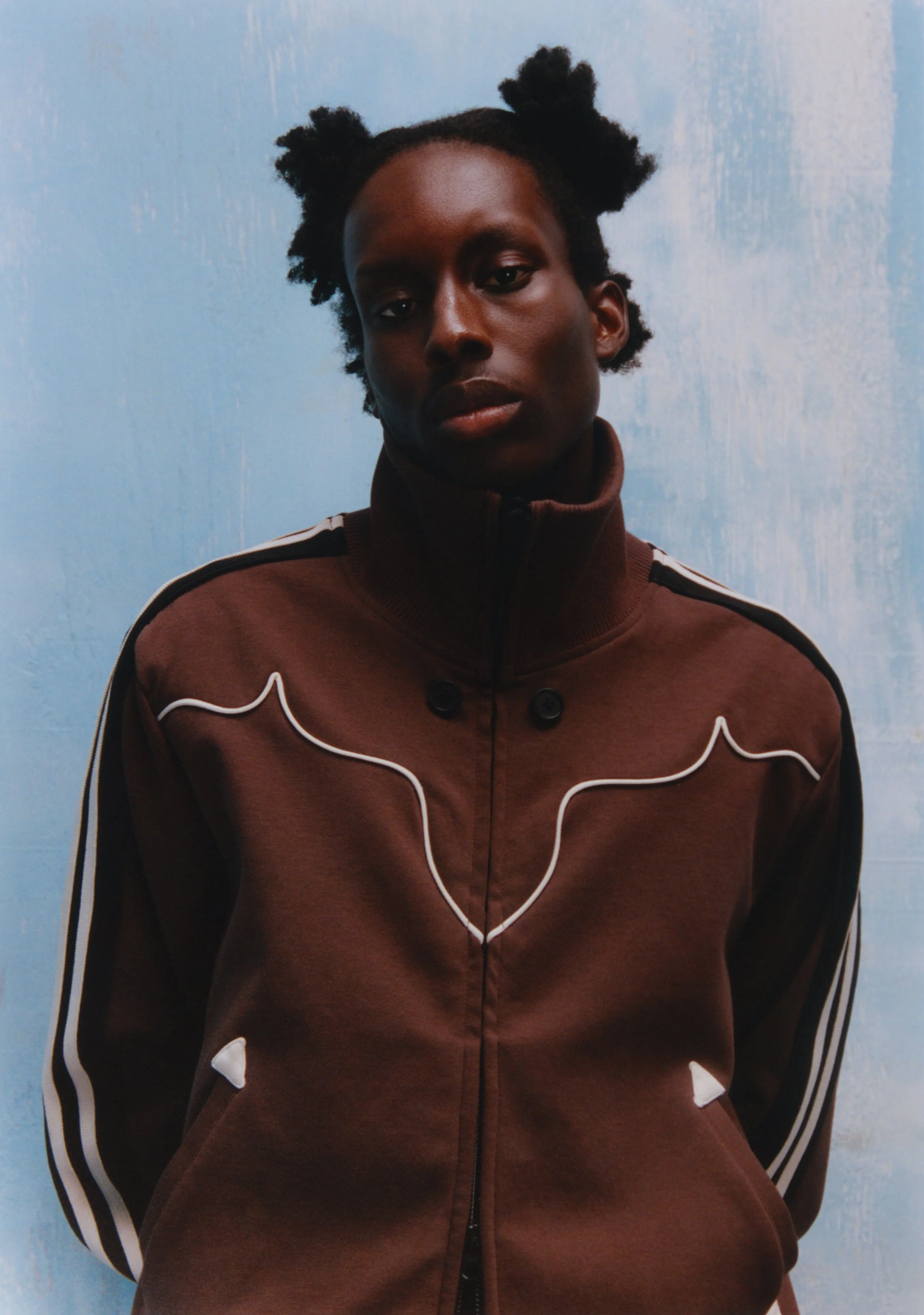 Tracksuit-3port.jpg