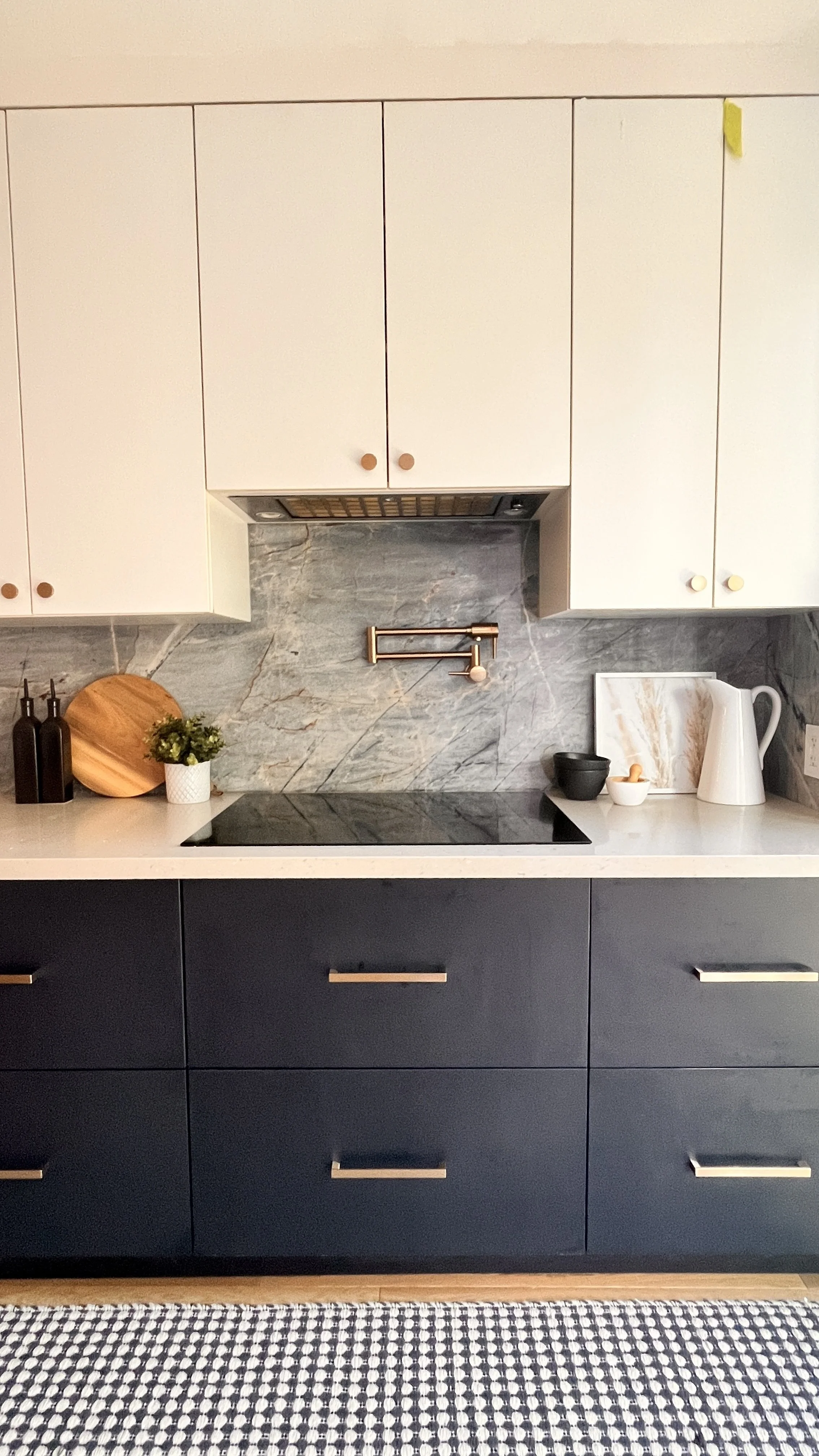larchmount_premium-staging-kitchen-blue.jpg