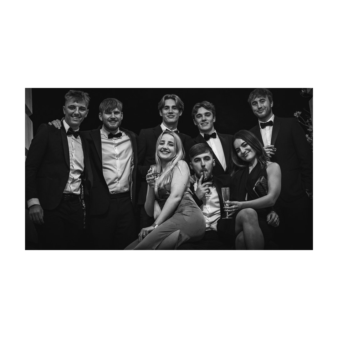 This snap from an Exeter Uni Dinner and dance, was lots of fun, defo more candid than anything else. But this posed shot turned out to be a banger. Very Bugsy Malone.

#blackandwhite #monochrome #oldschool #event #eventphotography #Exeter #exetereven