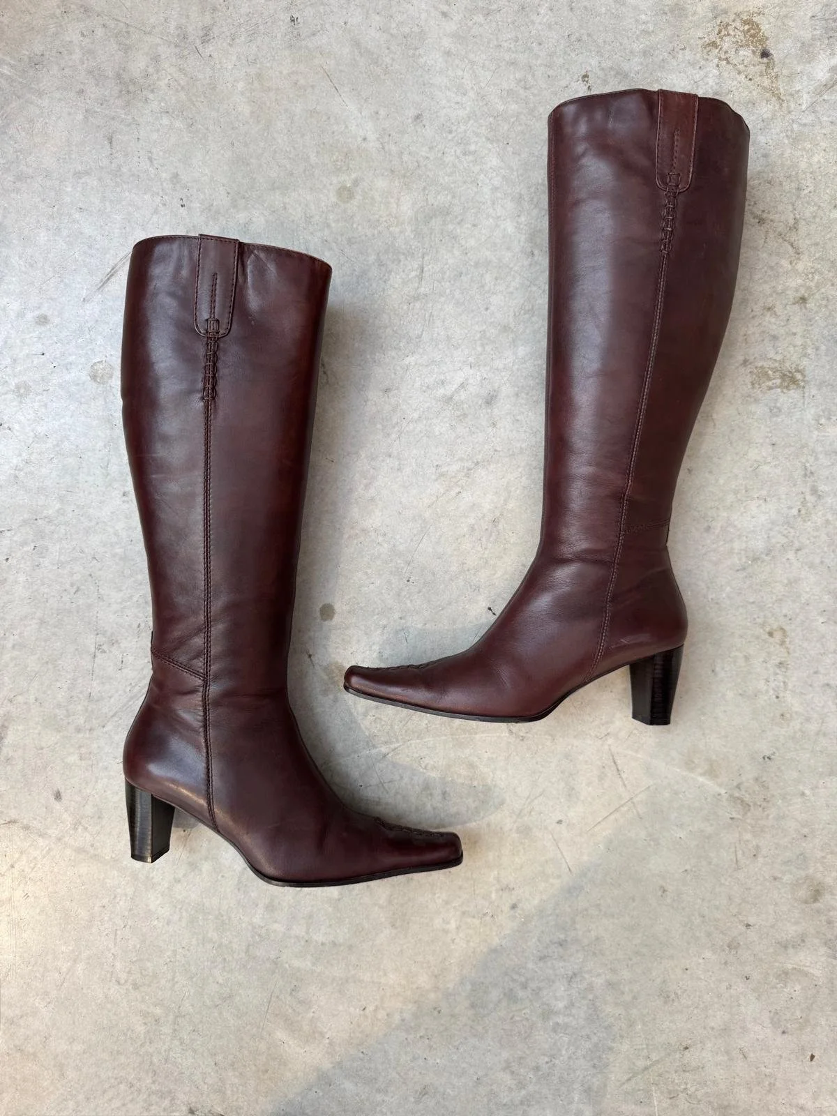 Leather cognac high boots