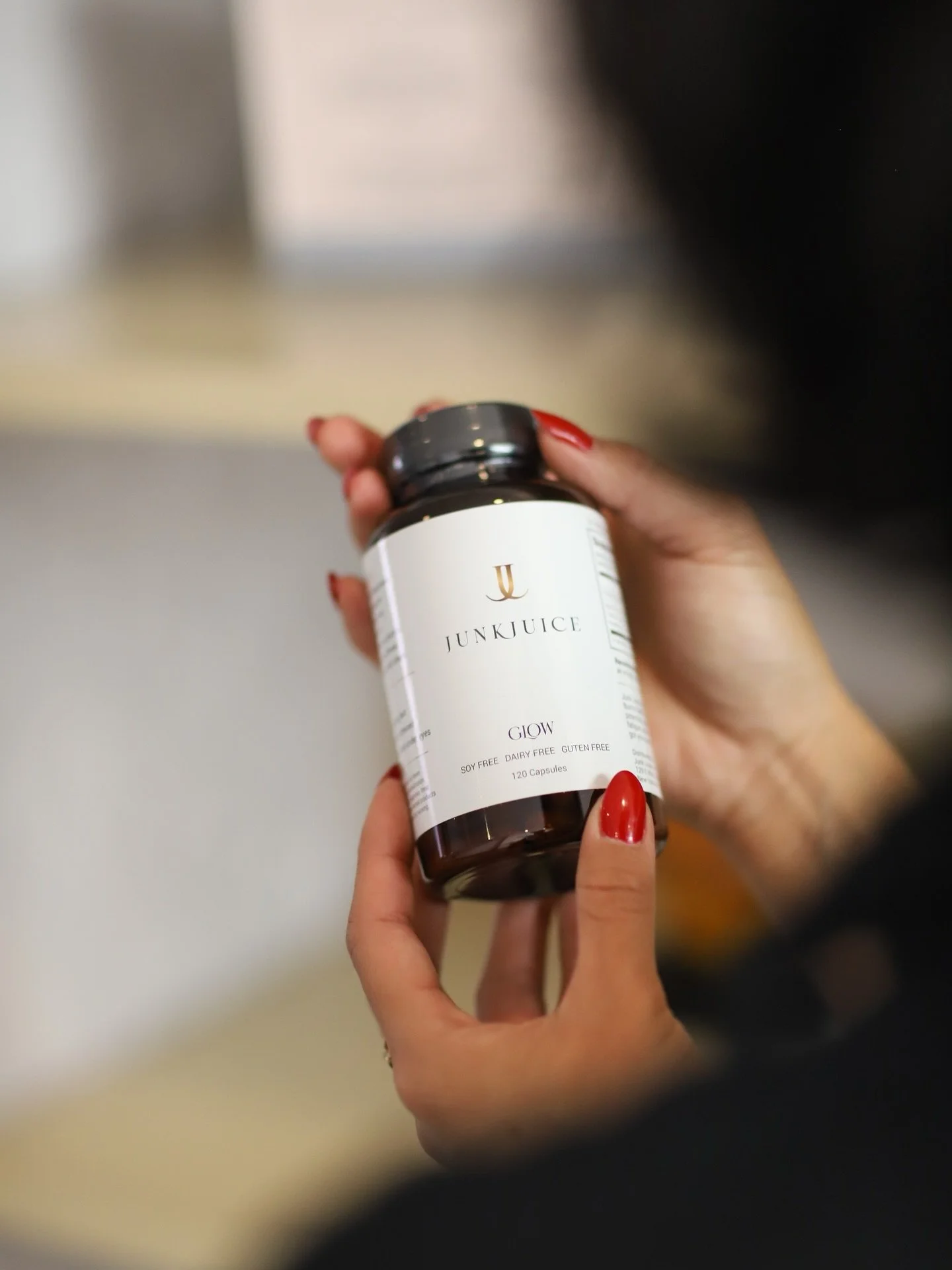 Glow from the inside out ✨

We carry Junk Juice Glow Capsules at FLOK NYC to support radiant skin, hydration, and that lit from within energy. Add it to your routine and feel the difference in every layer.

Available in store 💫 #FLOKNYC