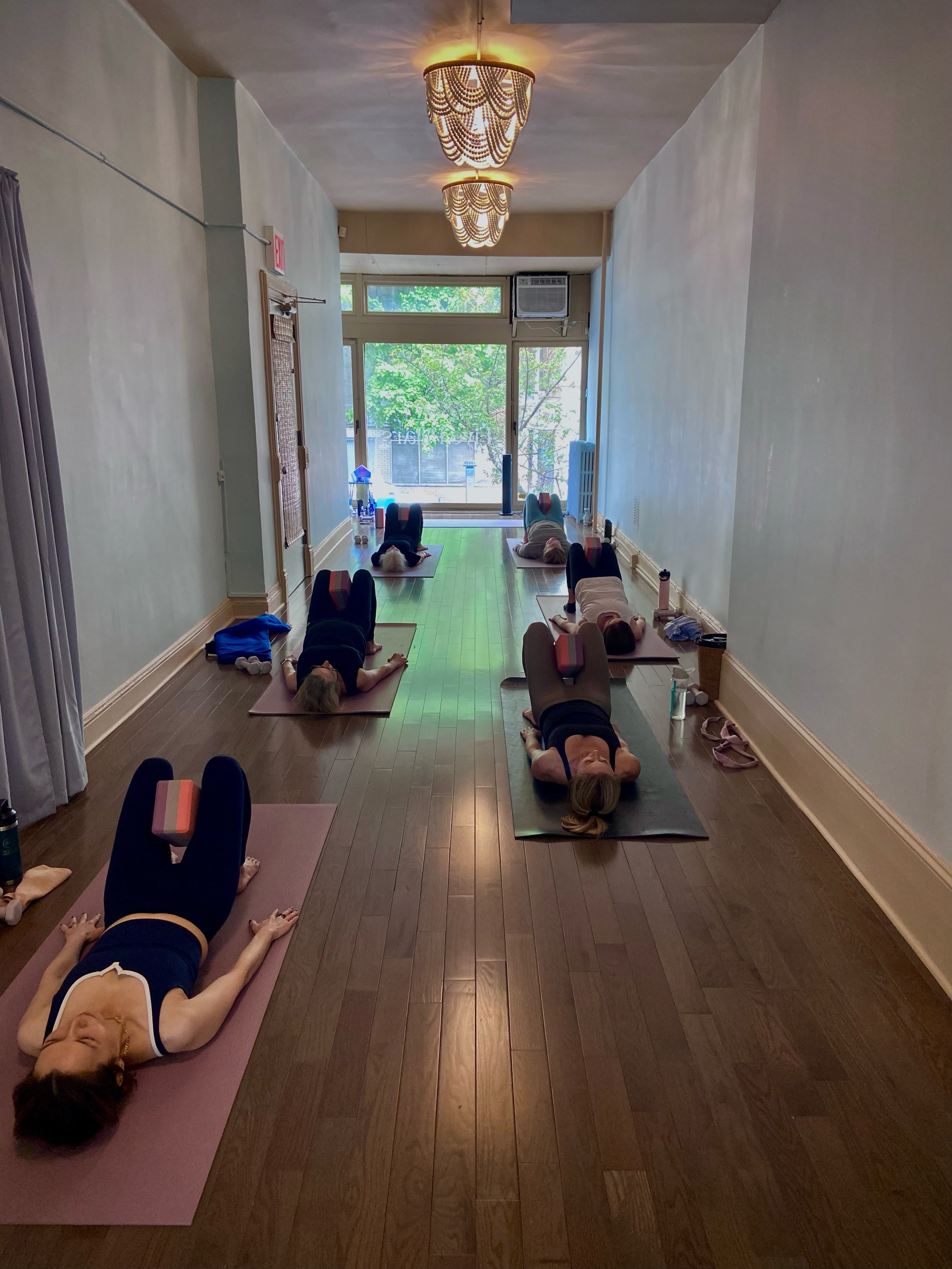 Mat Pilates at FLOK NYC! Join us Tuesdays, Wednesdays, and Thursdays at 9:45 AM ✨ #floknyc