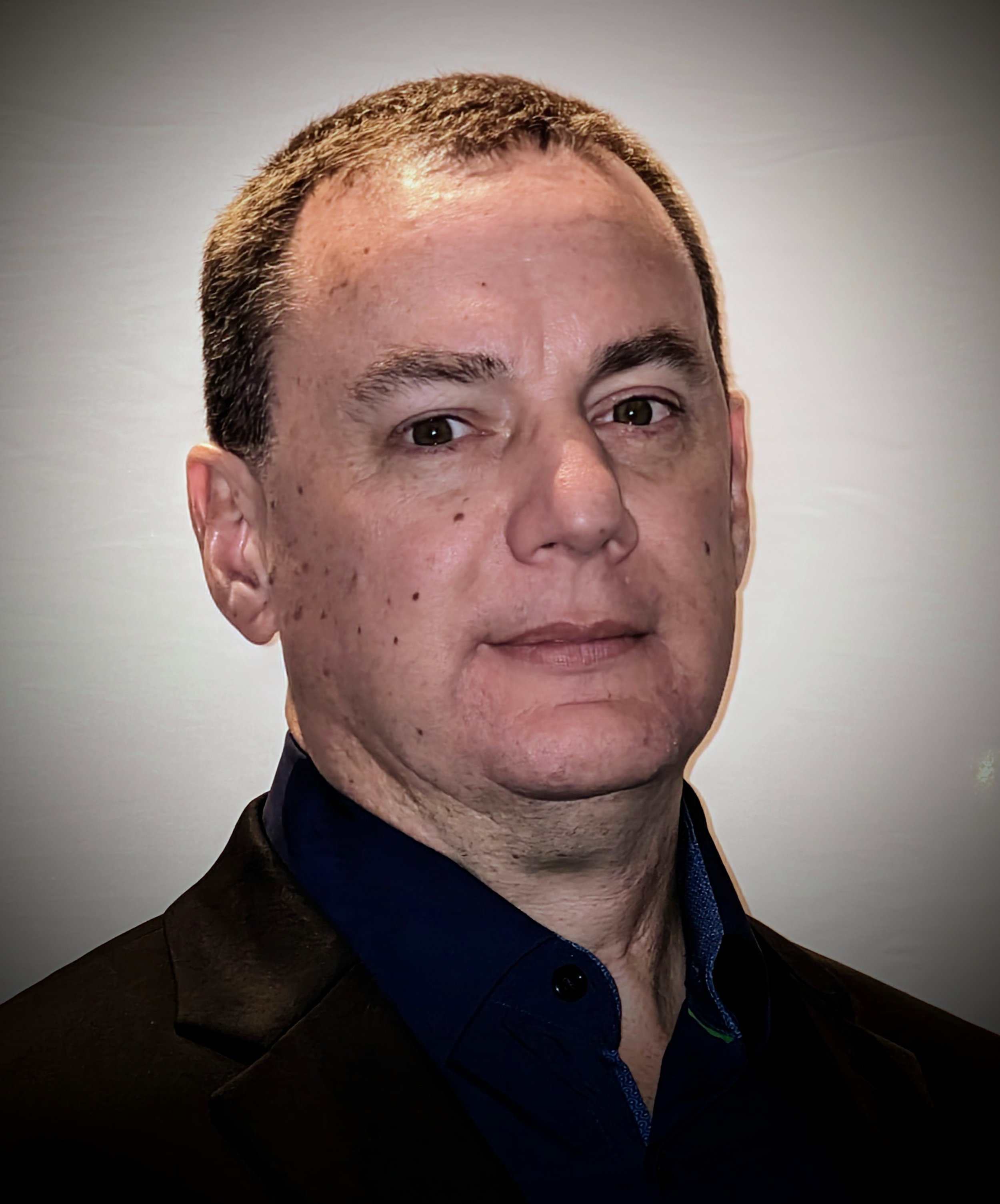 Headshot of Scott C. Harvey, fintech and banking technology executive and founder of NewWave FinTech Consulting, known for helping leaders bring clarity, alignment, and disciplined execution to complex organizations.