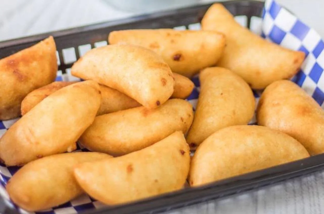 Fresh and frozen Venezuelan empanadas made in Miami and Tampa, filled with beef, chicken, or cheese. Available fresh locally and frozen for nationwide shipping across the United States.
