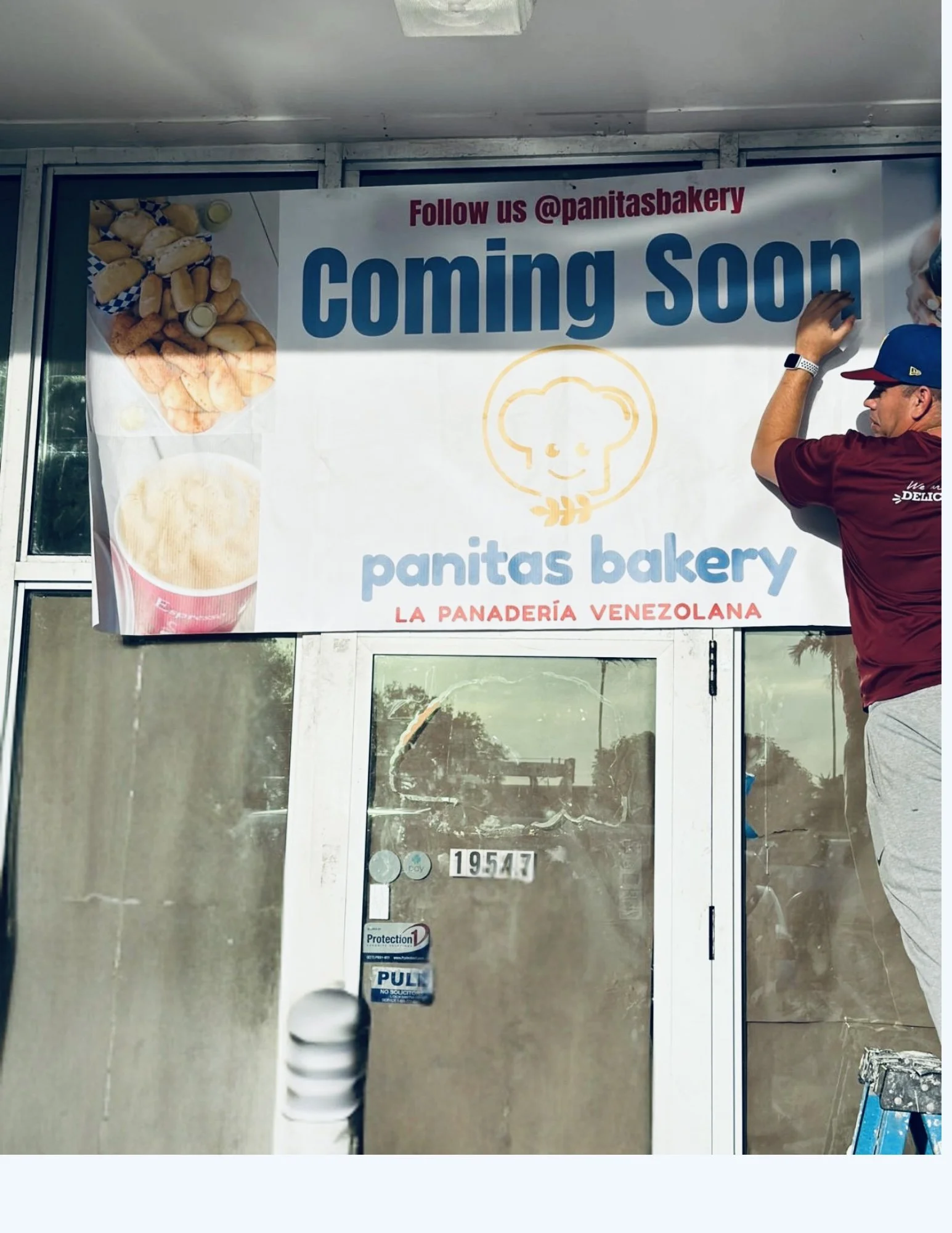Latin bakery in Miami offering fresh and frozen Venezuelan food, ready-to-cook products, and nationwide shipping across the United States.