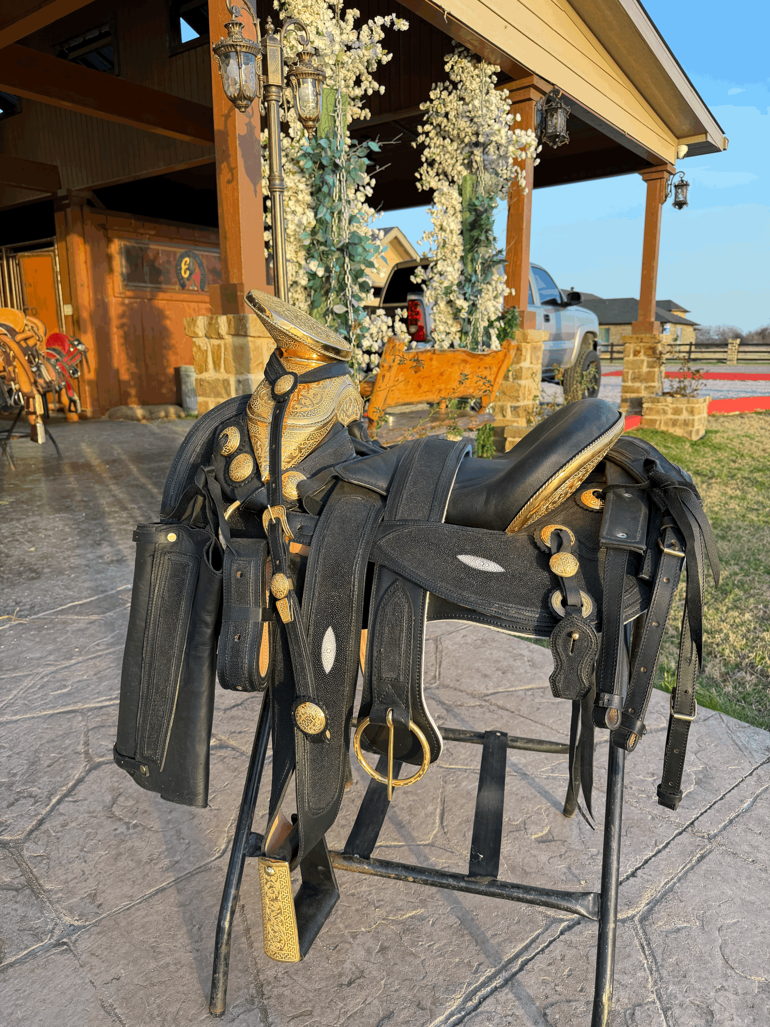 Montura Imperial Negra Oro 24K No.001