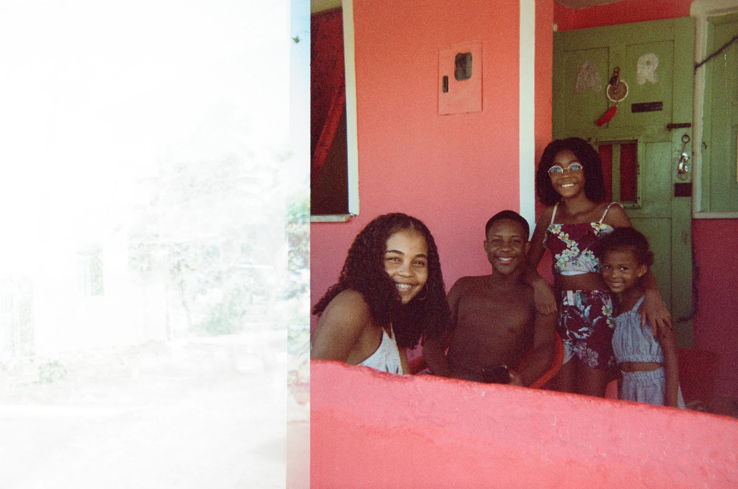 Family portraits in Cova da Onça, Bahia State