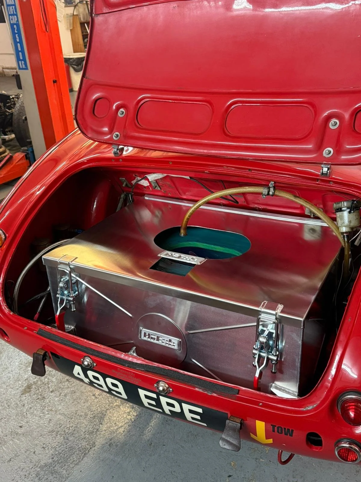 FIA Fuel Cell Enclosure Austin Healey 3000.jpeg