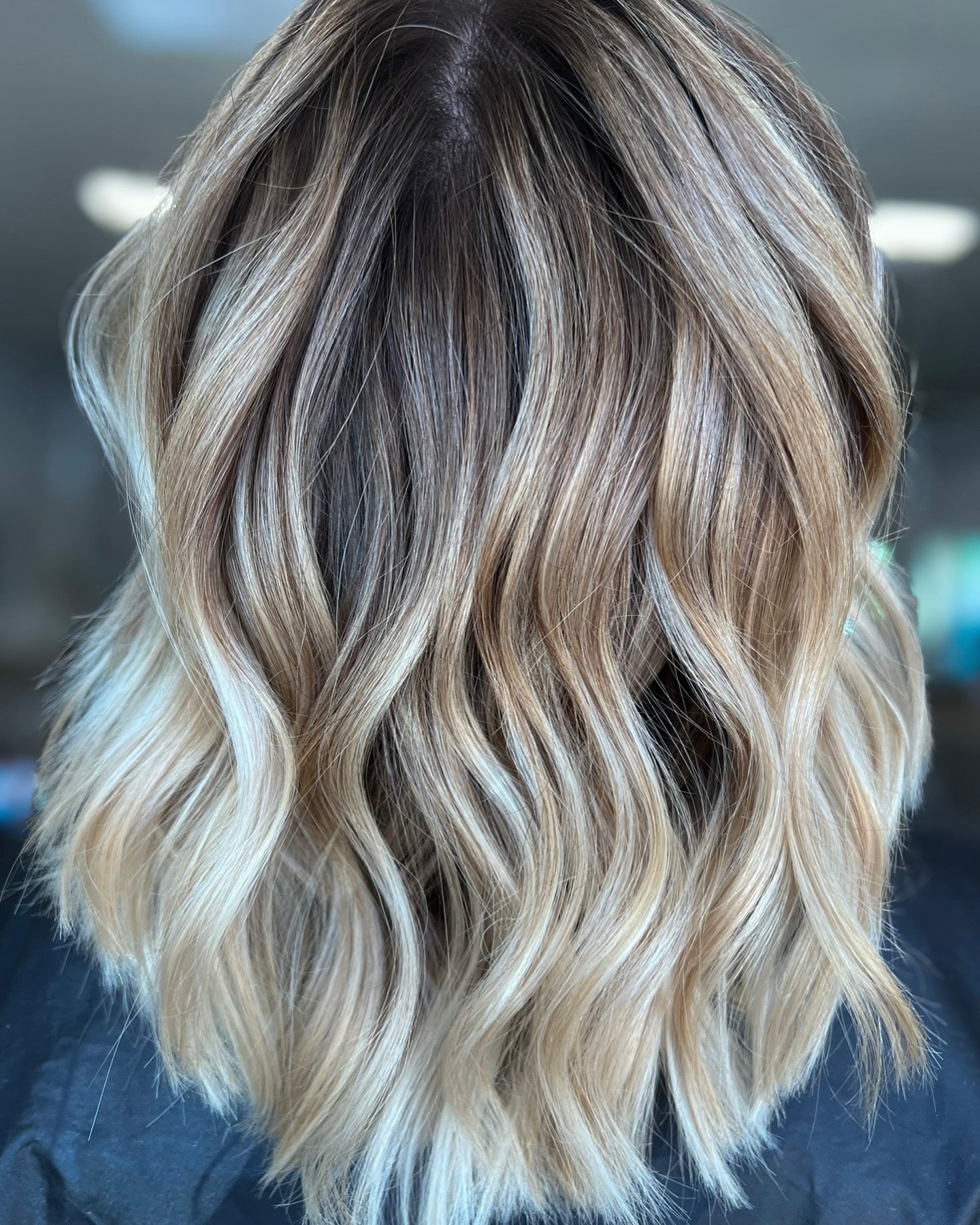 Embrace dimensional color that feels effortlessly lived in. 
⠀⠀⠀⠀⠀⠀⠀⠀⠀
Subtle sophisticated look, where less is more. Effortless lived in color is the new trend for summer. 
⠀⠀⠀⠀⠀⠀⠀⠀⠀
Are you cool for summer?

#kcsalon #kansascityhairstylist #kansasc