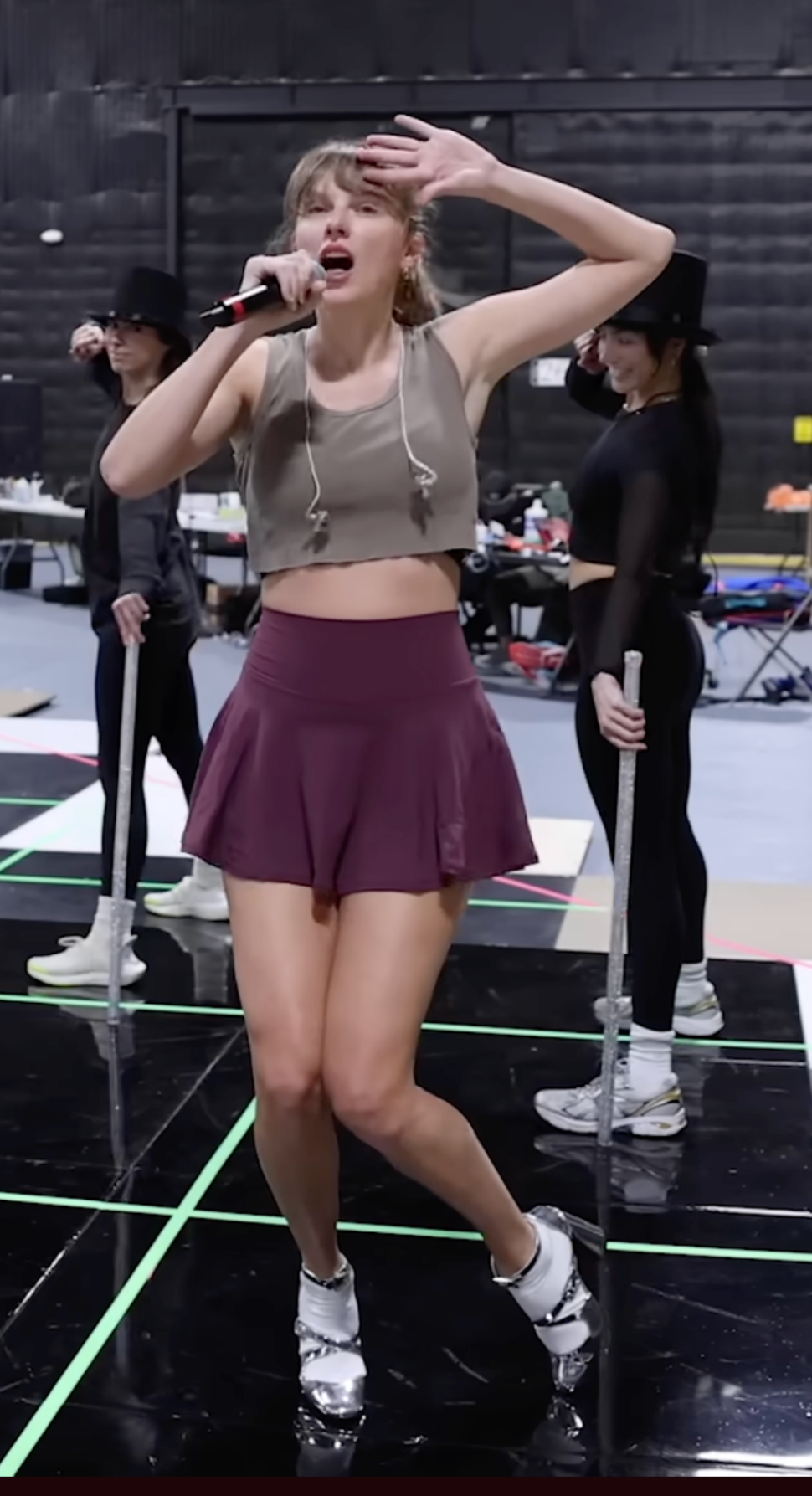 Taylor Swift in the "I can do it with a broken heart music video"