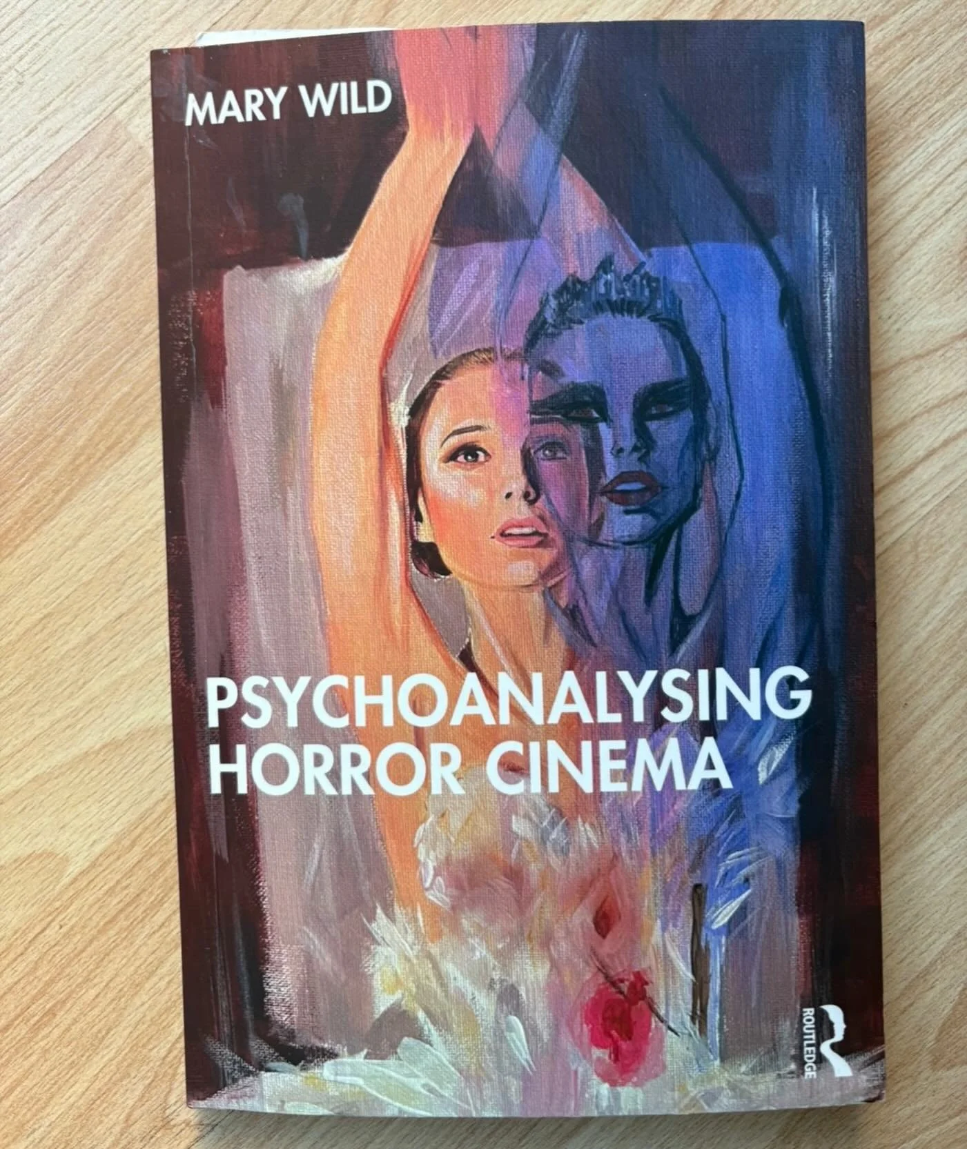 ⭐️⭐️⭐️⭐️⭐️

Still thinking about @psycstar fantastic course on death scenes in cinema, and more recently, her analysis on surrealist cinema with the Freud Museum of London.

I love thinking about the ways our work as horror writers is in conversation