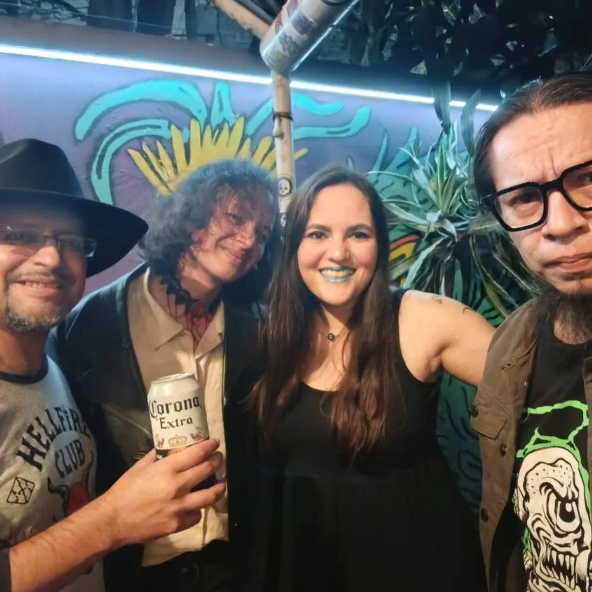 I had an incredible time at the presentation for the Ozzy Osborne tribute anthology!!! Congratulations to editor @camaleon.carlos and to all of the writers! Especially @fausto.leyva.cadosbra and @joselaquimeraleon 

La pas&eacute; incre&iacute;ble en