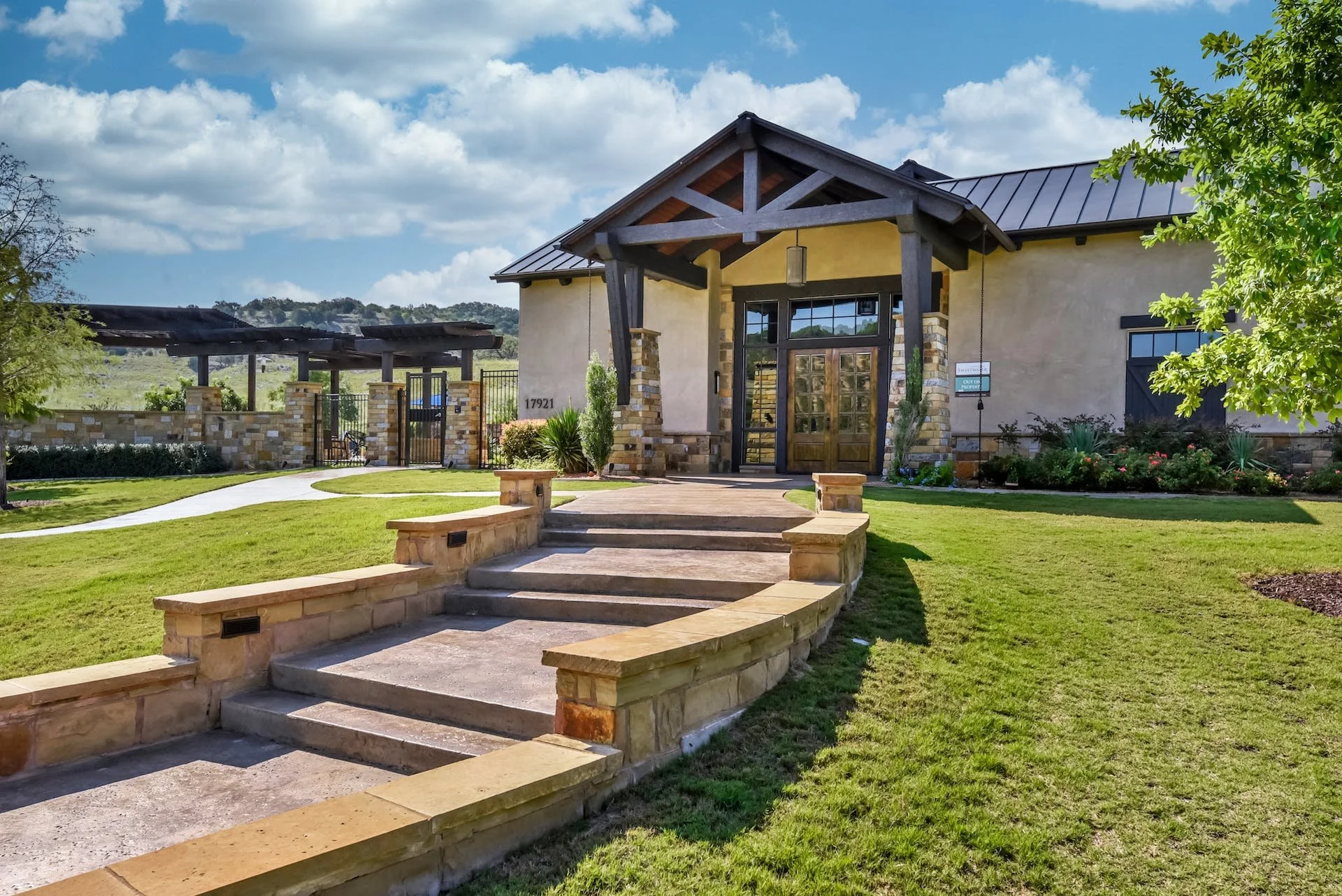 034-428022-78738 - Sweetwater - Austin 09_11910313 - Copy.jpg