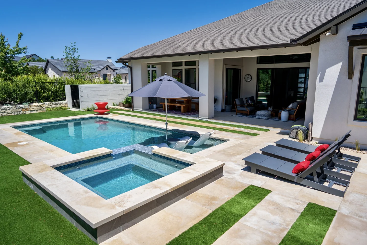 Lakeway Texas home with swimming pool and outdoor living area