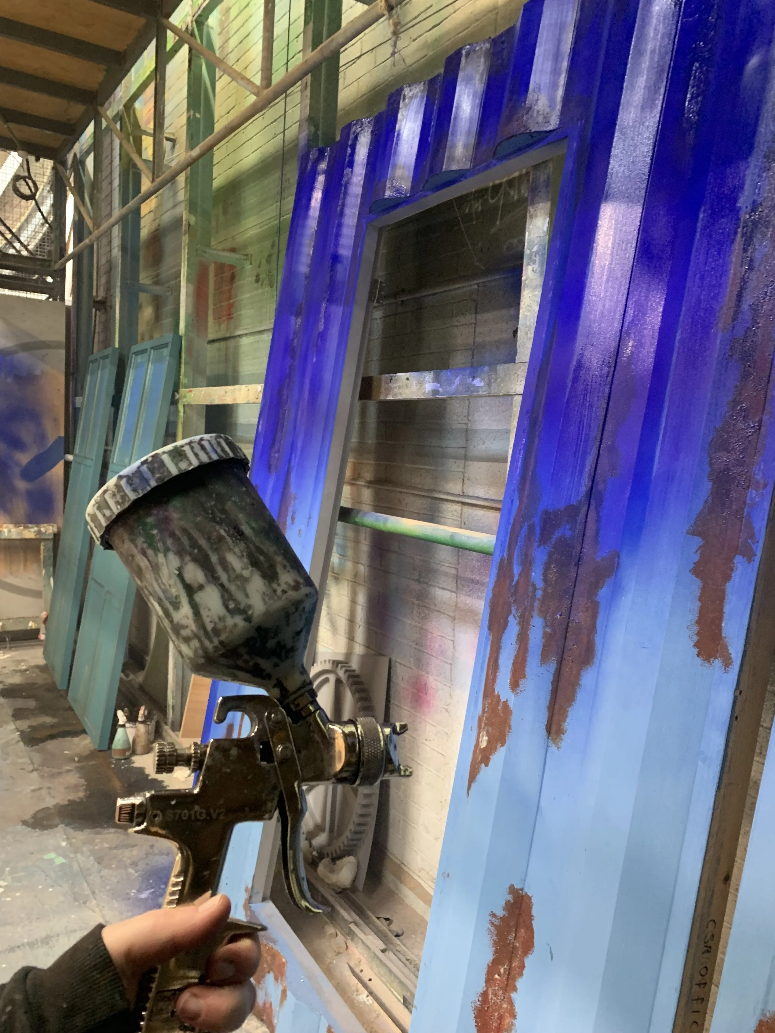 Spray Painting, Scenic Techniques