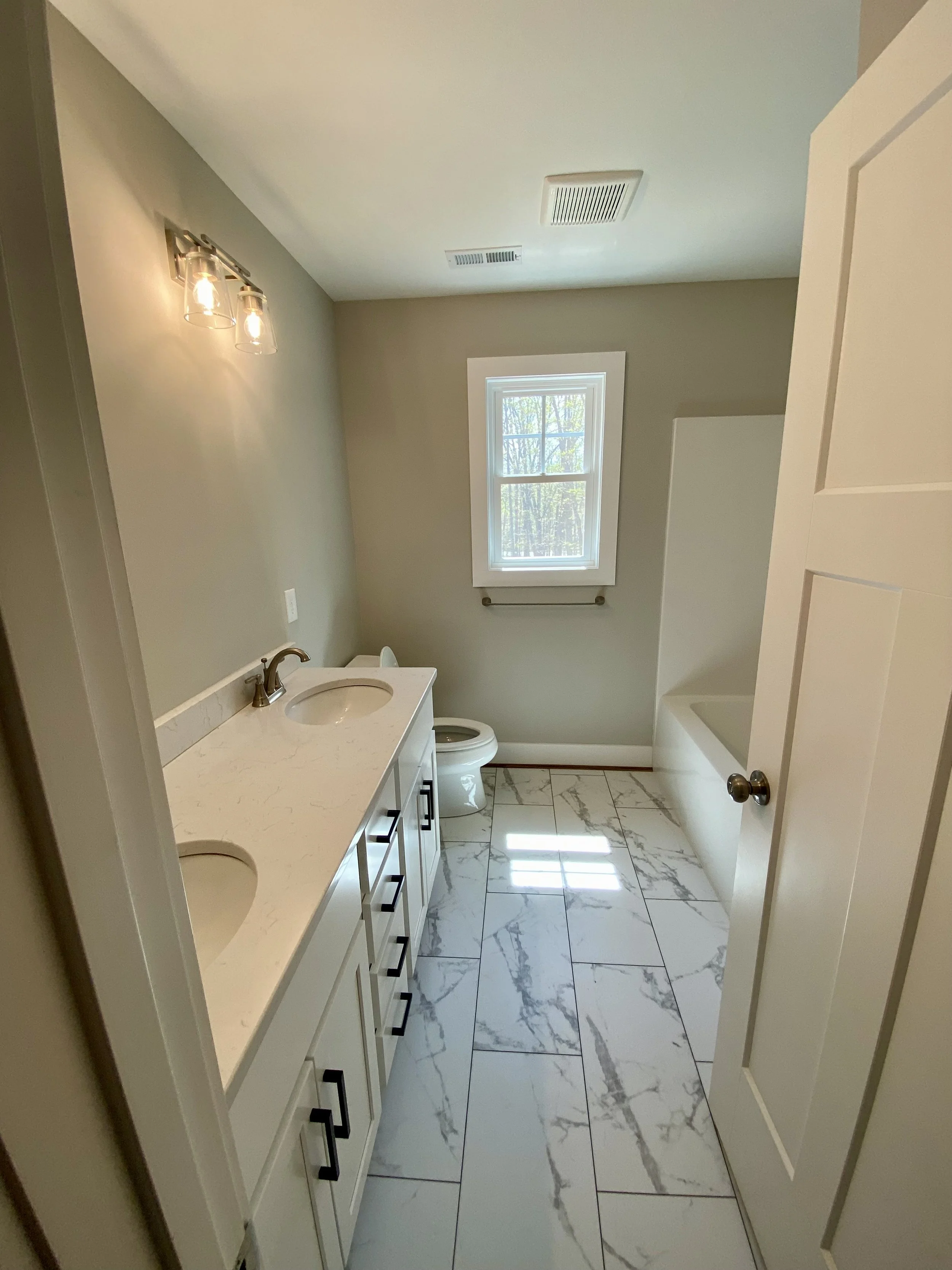 Tuscan Farmhouse Upstairs Bathroom