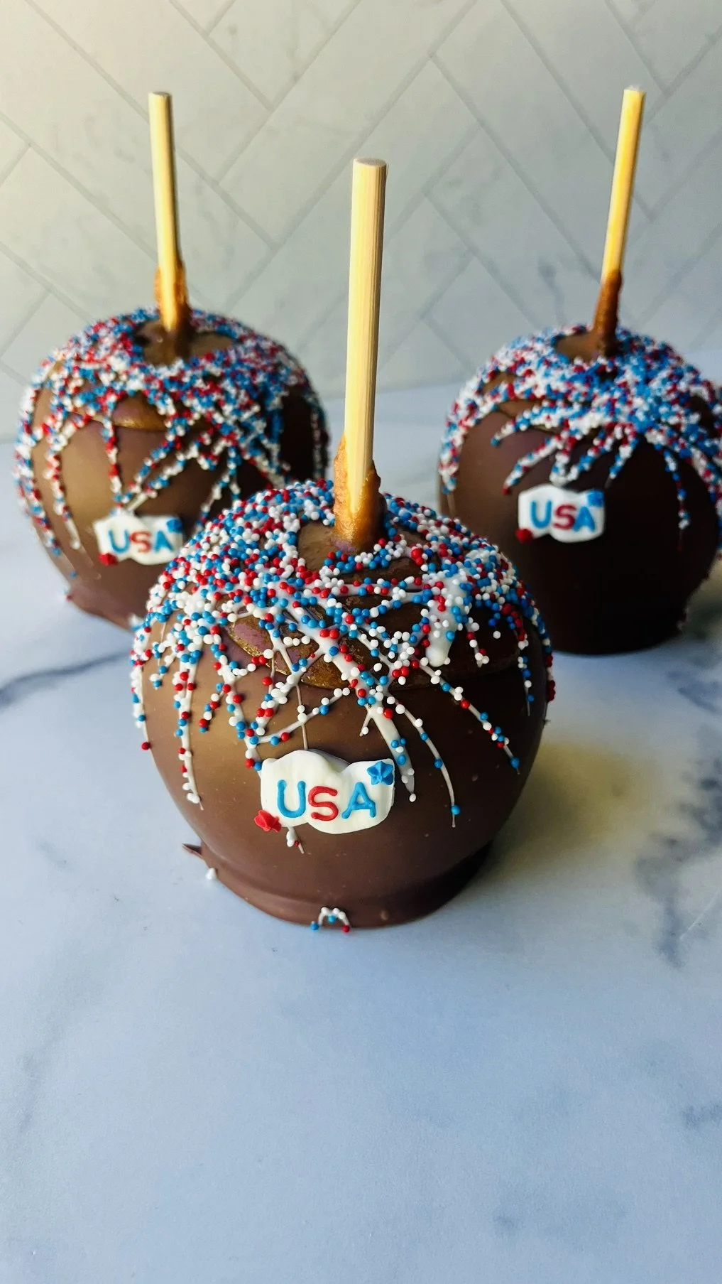 USA Chocolate Caramel Apples