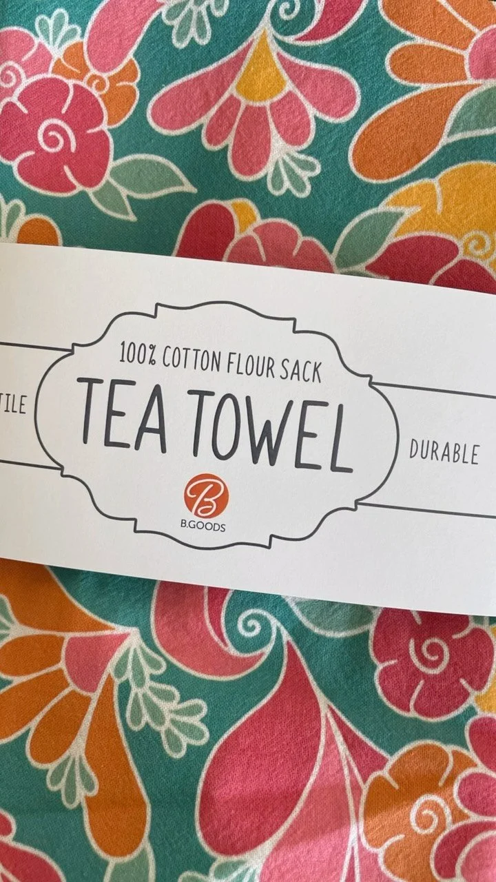 Packaging the tea towel restock…almost done! 😅
Come see them live and in person Saturday at the Kla Ha Ya Days Makers Market in Snohomish! 10-6 at Cedar and Pearl.
#mycreativelife #makersofig #smallbatchmanufacturing #teatowels #floursackc
