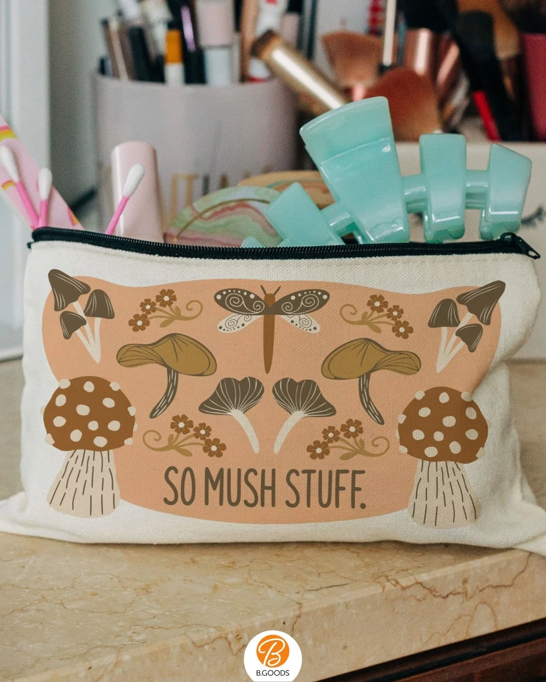 🎁 These fun pencil pouch bags are perfect for stashing your stuff! Large enough to hold a lot and small enough to slip easily into another bag. They are the perfect stocking stuffer, or use it as a way to wrap a gift inside! Faire Market is on now a