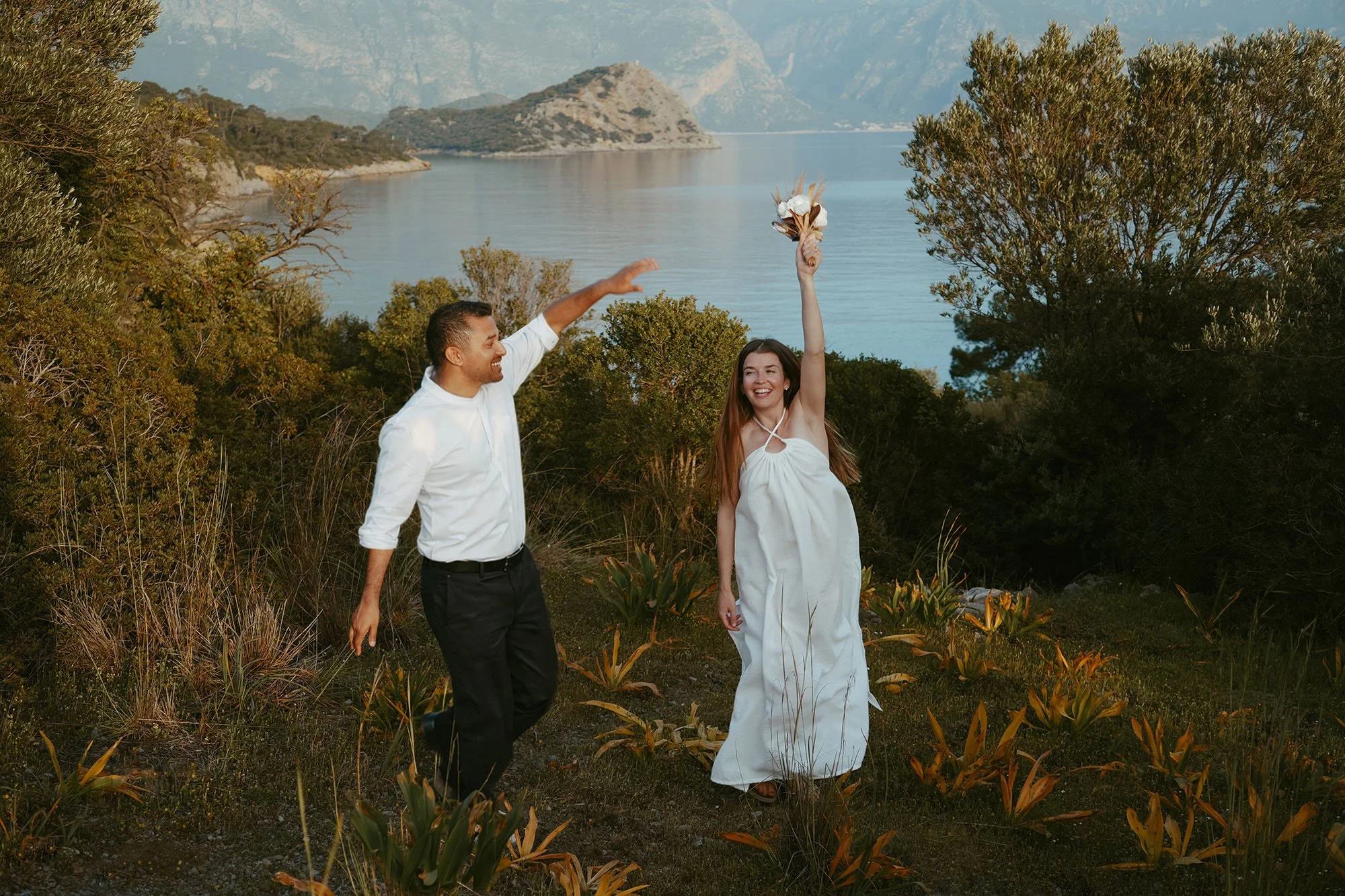 Beach &amp; Cliff Elopement