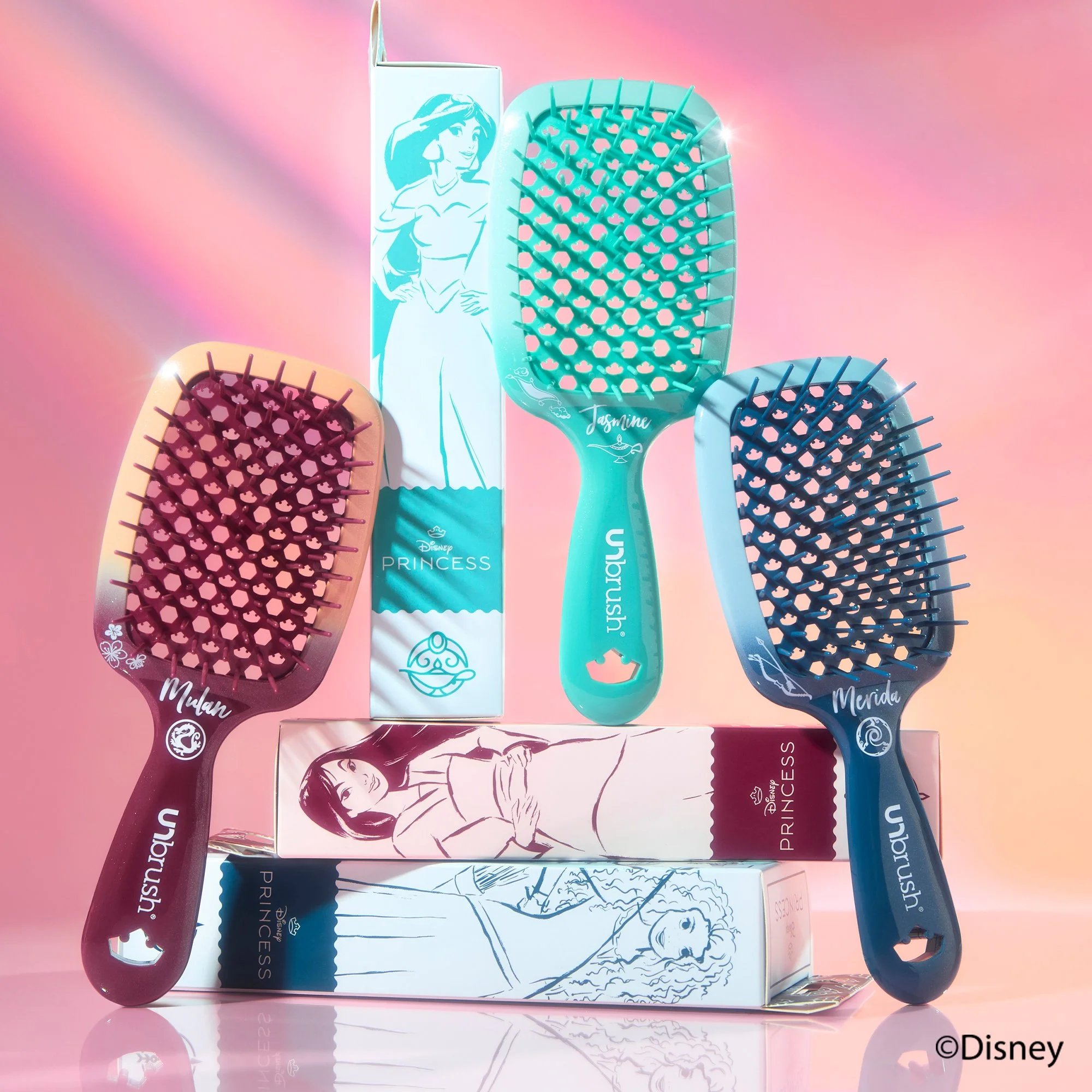 Disney_Princess_UNbrush_Amazon_Lifestyle_Group_Box_Image.jpg