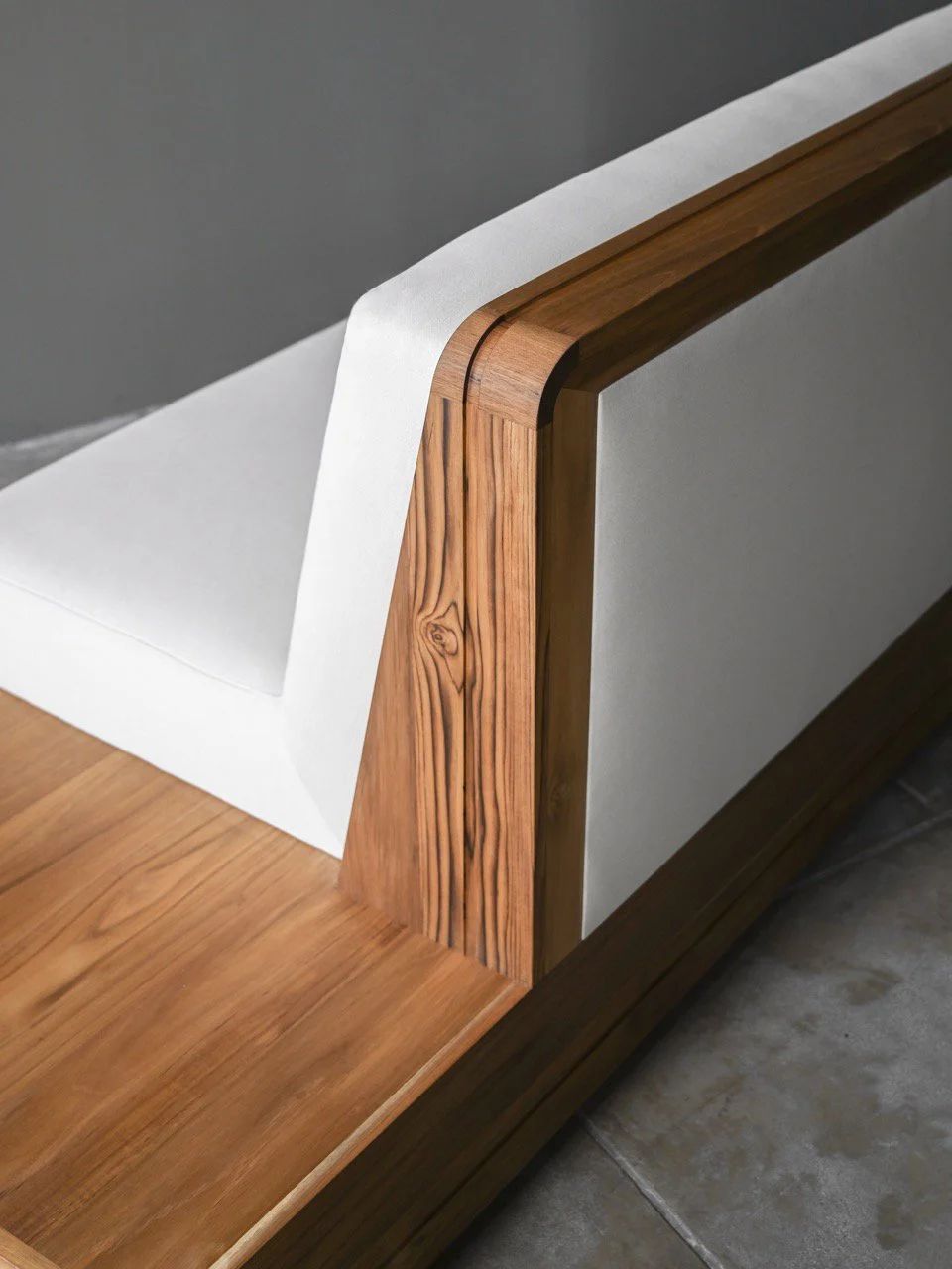 OSKLO_8:14_OutdoorSofa_6_Web_Updated.jpg
