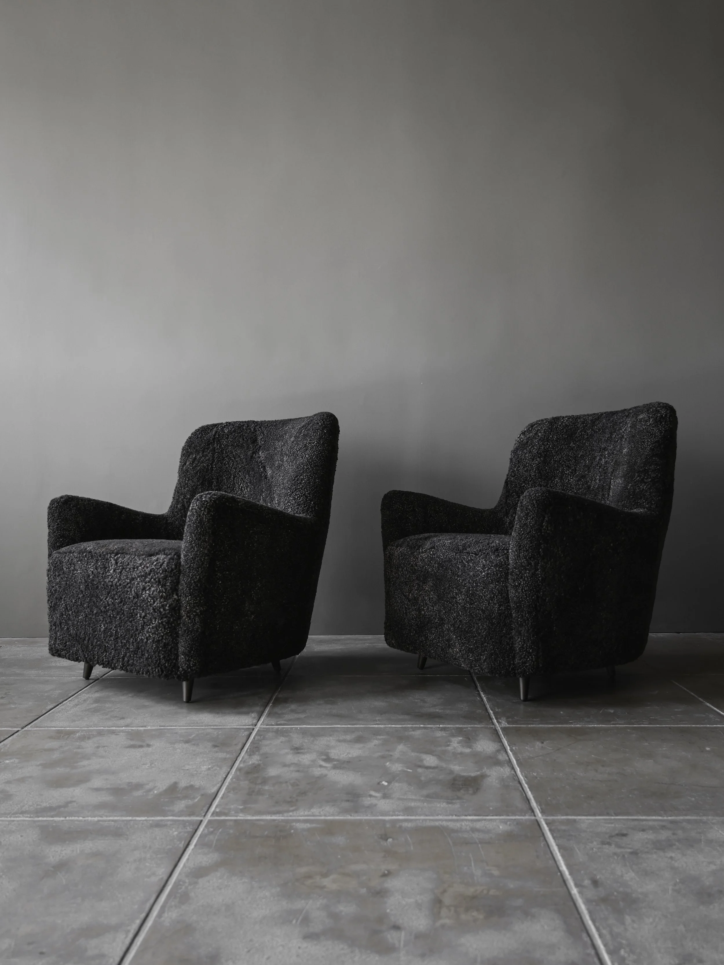 StudioOsklo_10:24_shearlingchair1_1.jpg