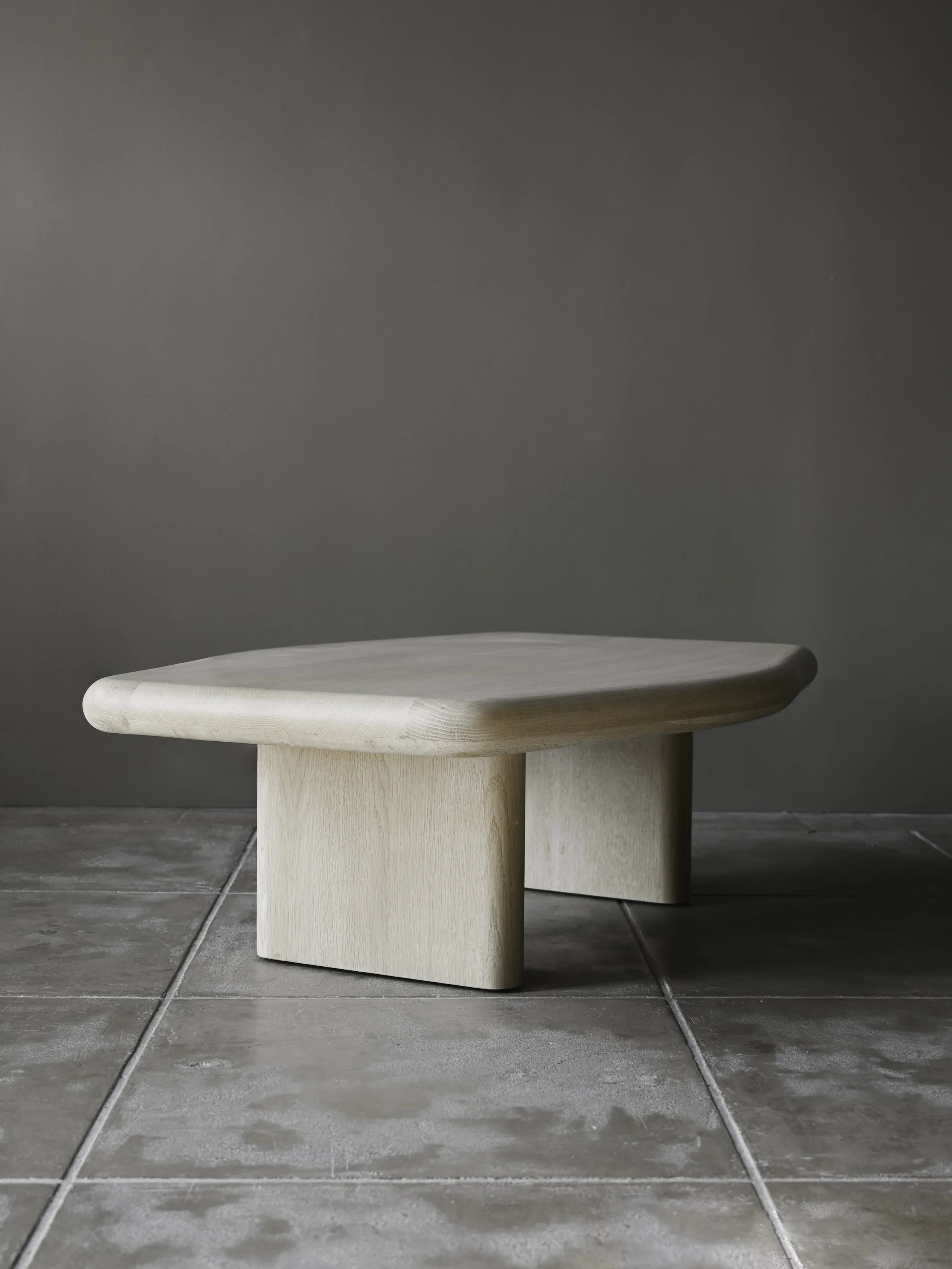 StudioOsklo_9:30_CoffeeTable2_2.jpg
