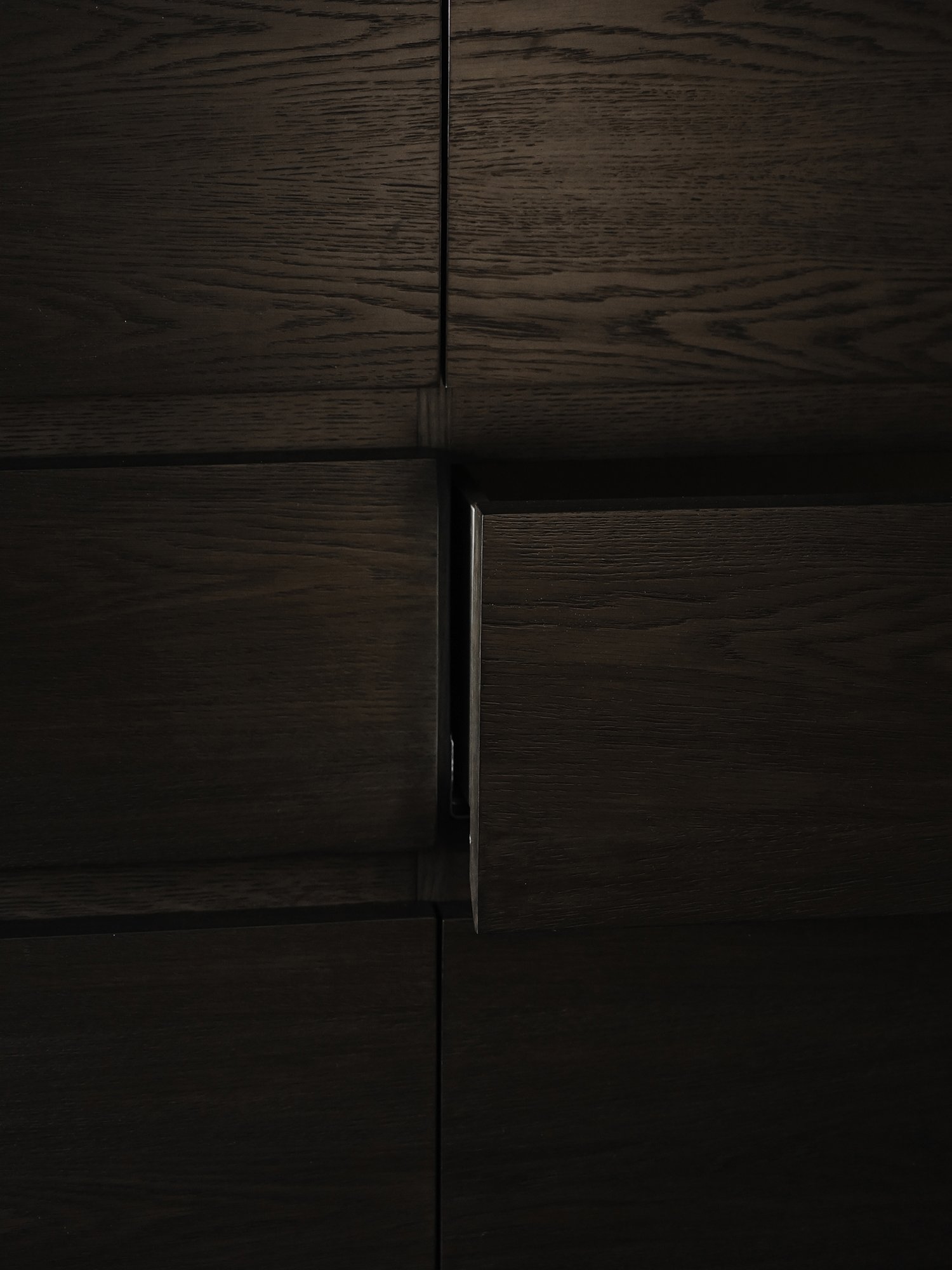 OSKLO_DRESSER_3.jpg